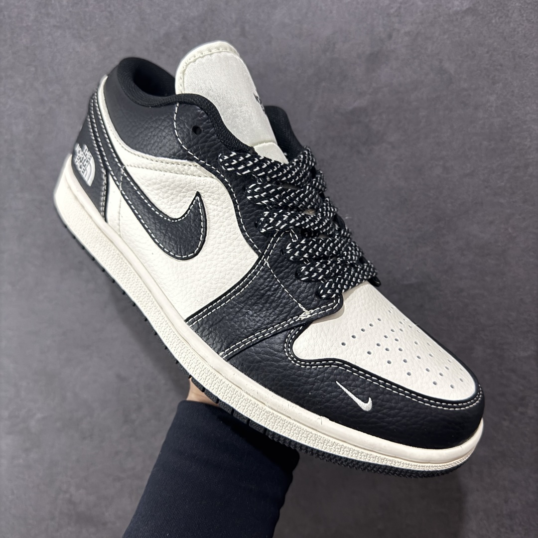 图片[3]-【定制版】Air Jordan 1 Low AJ1乔1低帮北面联名同步官方配色 市场唯一独家头层皮打造 原鞋原档案开发 原厂皮料 原档冲孔鞋头 正确满胶鞋垫 四线拉帮 原厂织唛标 鞋舌高弹海绵填充 货号：XX2418-018 尺码：36 36.5 37 38 38.5 39 40 40.5 41 42 42.5 43 44 44.5 45-选品中心
