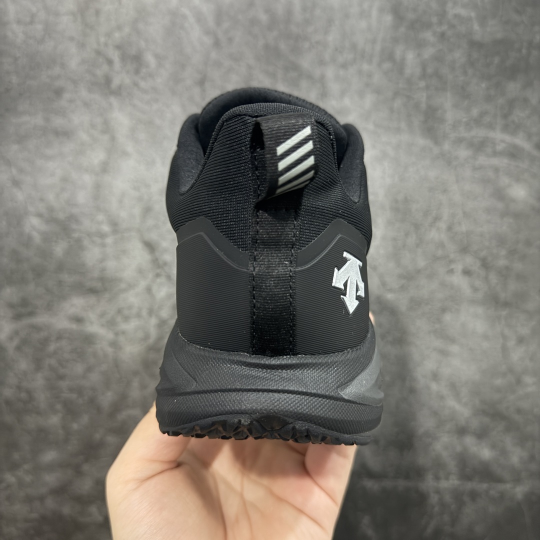   
【莞顶礼盒版】迪桑特Descente Running Boa“黑武士”
·佛山大厂出品 99%还原
