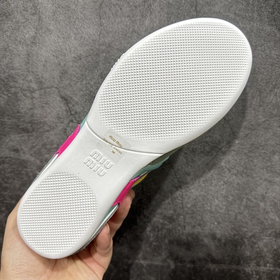 图片[9]-【HZ渠道纯原】MIU MIU缪缪 Gymnasium 绒面革 圆头系带 薄底鞋 低帮 生活休闲鞋 女款 黄绿色 私人订单 原版开发打造 区别市场所有版本 一切细节均对标原版 皮料 面料 大底均与原版对比无差别 无任何色差 欢迎对比 市场最高版 尺码：36-44-选品中心