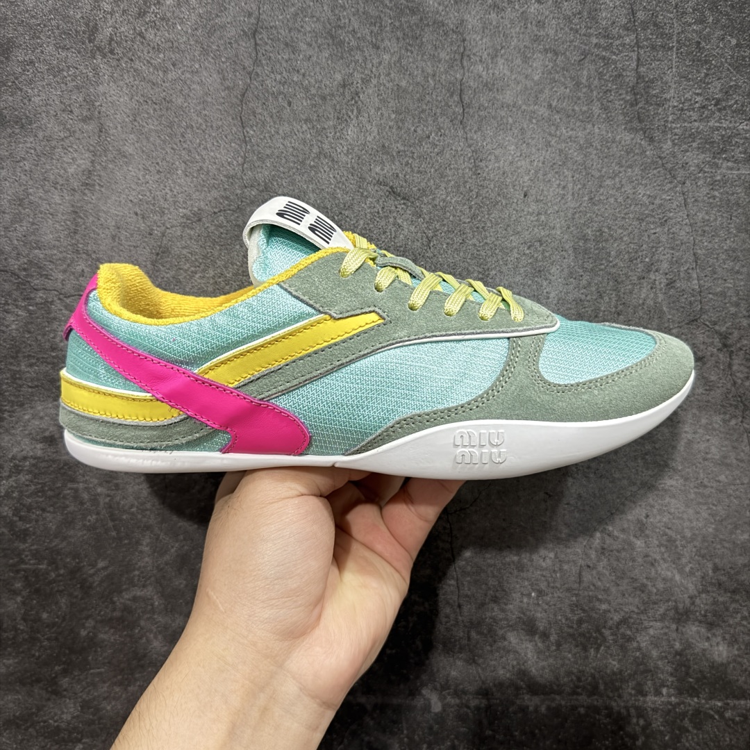 【HZ渠道纯原】MIU MIU缪缪 Gymnasium 绒面革 圆头系带 薄底鞋 低帮 生活休闲鞋 女款 黄绿色 私人订单 原版开发打造 区别市场所有版本 一切细节均对标原版 皮料 面料 大底均与原版对比无差别 无任何色差 欢迎对比 市场最高版 尺码：36-44-选品中心