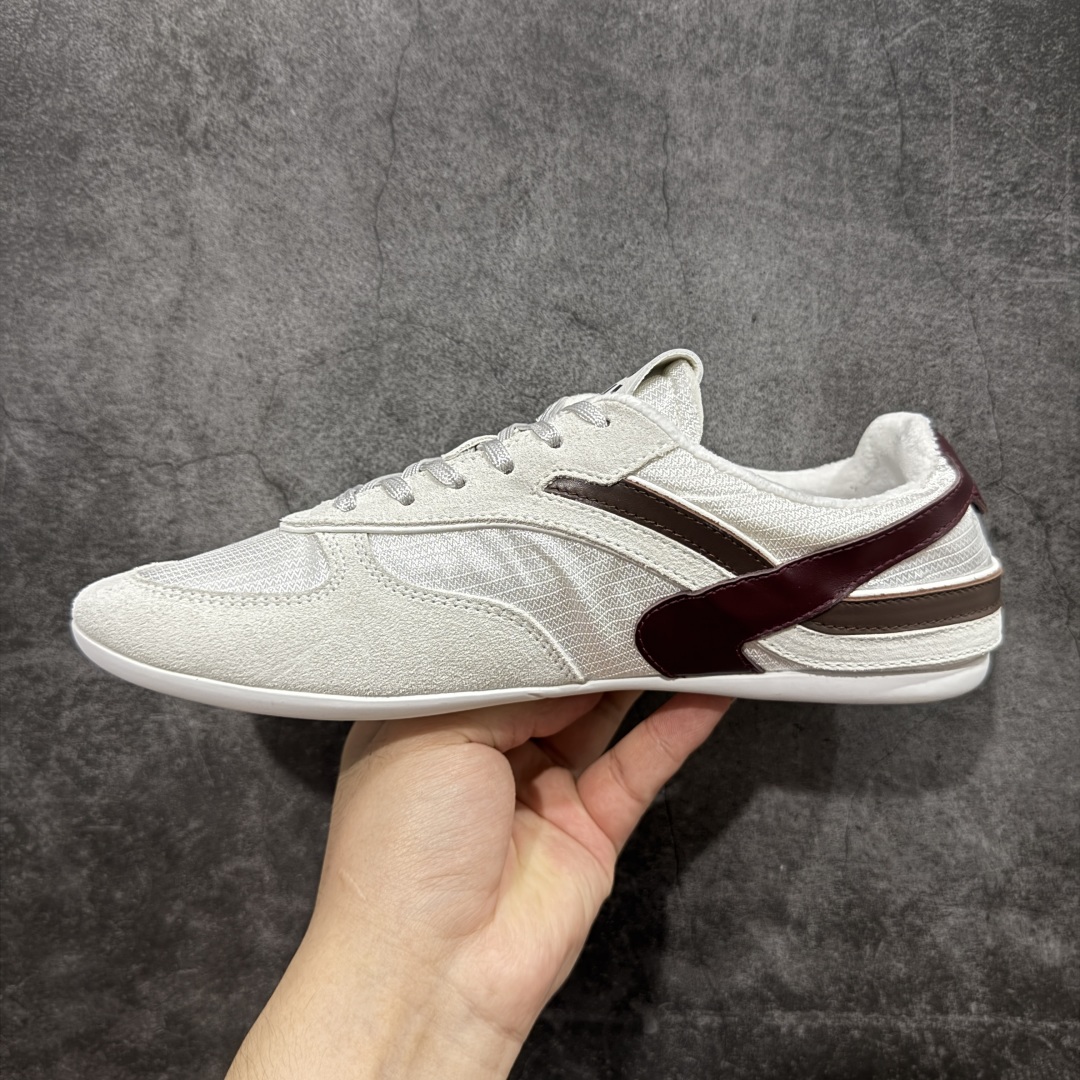 图片[2]-【HZ渠道纯原】MIU MIU缪缪 Gymnasium 绒面革 圆头系带 薄底鞋 低帮 生活休闲鞋 女款 白酒红色 私人订单 原版开发打造 区别市场所有版本 一切细节均对标原版 皮料 面料 大底均与原版对比无差别 无任何色差 欢迎对比 市场最高版 尺码：36-44-选品中心