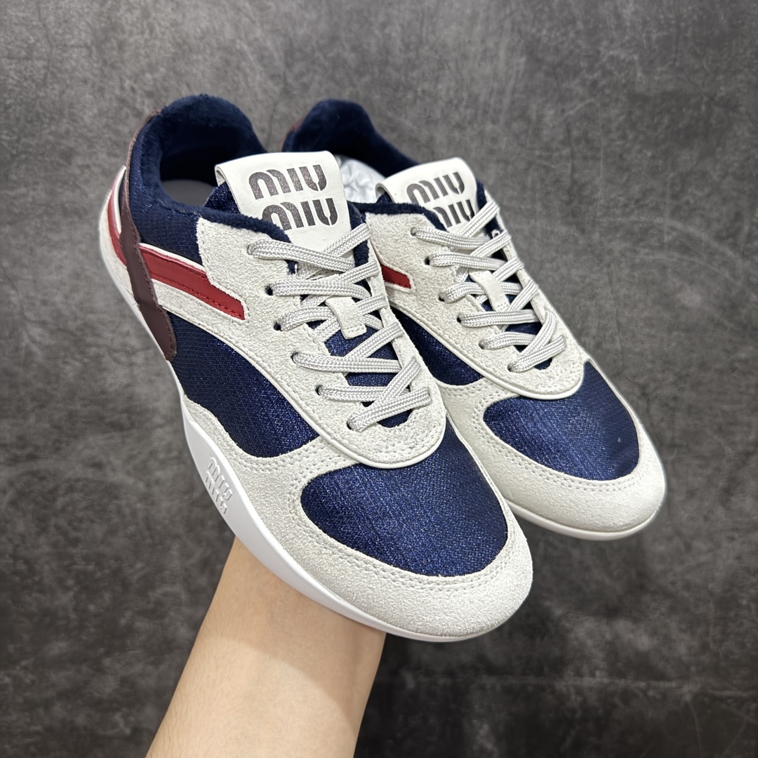 【HZ渠道纯原】MIU MIU缪缪 Gymnasium 绒面革 圆头系带 薄底鞋 低帮 生活休闲鞋 女款 蓝红色 私人订单 原版开发打造 区别市场所有版本 一切细节均对标原版 皮料 面料 大底均与原版对比无差别 无任何色差 欢迎对比 市场最高版 尺码:36-44-选品中心