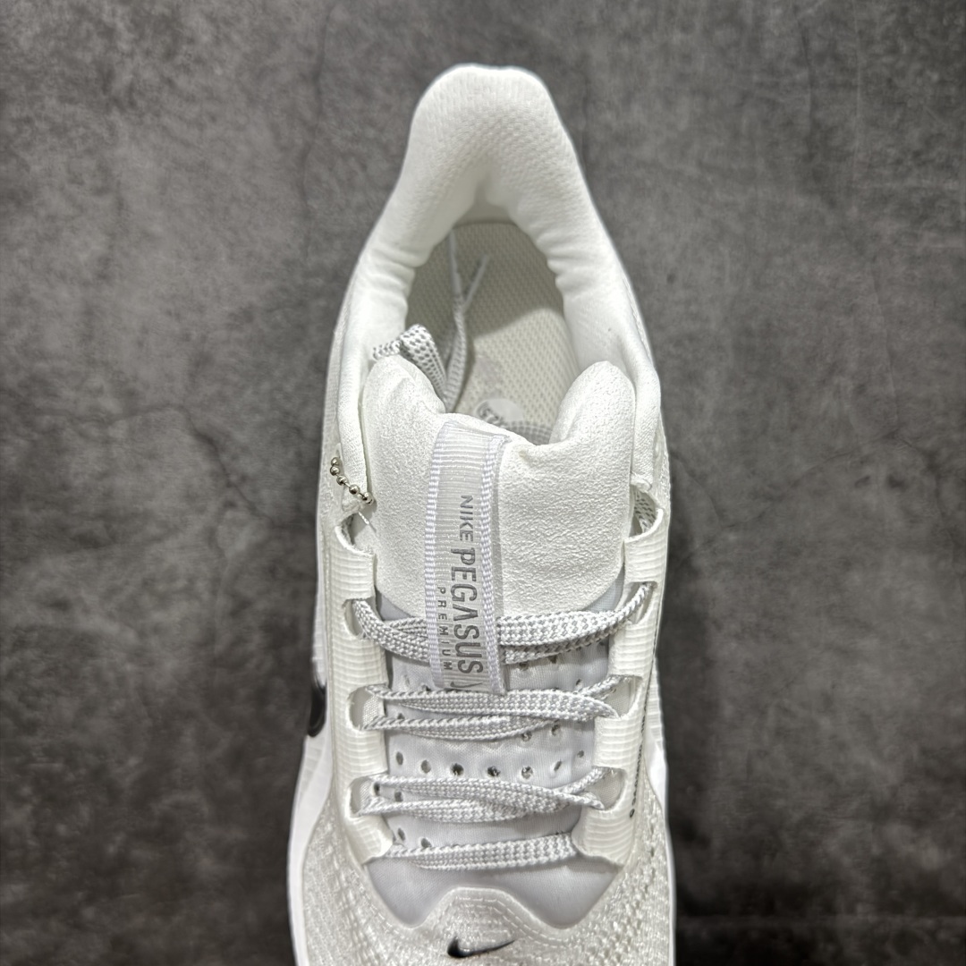 图片[8]-【H11纯原】Nike Pegasus Premium Airscape 舒适百搭减震防滑耐磨透气 低帮跑步鞋     低帮跑步鞋 白银配色，简约又不失活力，上脚超吸睛。  它不仅颜值高，性能更是一绝！  全掌气垫科技，减震防滑超耐磨，每一步都能感受到强劲回弹，给双脚舒适支撑。  透气鞋面，跑步时双脚也能自由呼吸。    #独家原包 原底原料 开模打造  #原厂鞋标 高精密准度  #原楦原纸板开发 匹配原版98%以上  #后跟弧度 正确呈现  #原厂皮料 质感无敌  #皮料切割干净 无任何毛边 清洁度细节完美    货号：HQ2592-102    尺码：36 36.5 37.5 38 38.5 39 40 40.5 41 42 42.5 43 44 45 46-选品中心