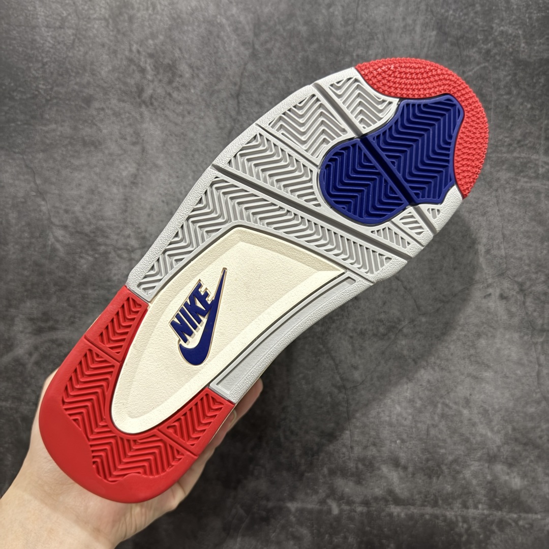 图片[9]-【OG纯原】 Air Jordan 4 Retro \”Lase\” AJ4 乔4黑灰蓝配色 FV5029-003 知名大厂出品 全鞋原材原数据打造 市场第一梯队品质 后跟饰片中心位置有合模线 超弹硅胶材质 内层不织布补强 补强为硅胶提供更强耐久性 避免断裂 圈内最强四代 耗时半年巨作 全套原纸板楦头开发 原厂特供皮料加持 确保原汁原味 完美呈现四代版型 一比一鞋头弧度高度鞋身弧度 数据细节工艺流程均保持原鞋一致 原厂TPU网格鞋带扣 正确内里网布 菱角分明不变形无多余毛边 柔软性质感一致于原鞋 市场唯一原厂鞋扣模具 背面可见隐藏注塑口 原厂织唛标 原厂飞人电绣工艺 尾指中部跳三针 独家绑鞋带手法 印刷中底布 四线拉帮 米色美纹纸贴合固定 进口港宝加持 后跟自然饱满 全鞋荧光划线卡点 追求极致完美 每一双都是工艺品 多重QC质检 超越公司货的品控标准 实实在在的免检产品 尺码：36 36.5 37.5 38 38.5 39 40 40.5 41 42 42.5 43 44 44.5 45 46 47.5-选品中心