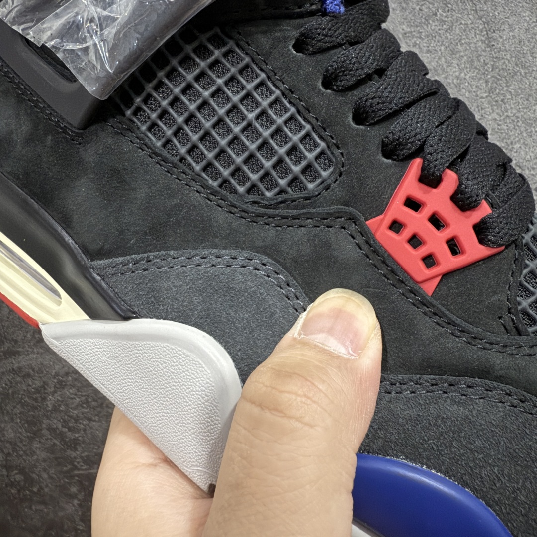 图片[5]-【OG纯原】 Air Jordan 4 Retro \”Lase\” AJ4 乔4黑灰蓝配色 FV5029-003 知名大厂出品 全鞋原材原数据打造 市场第一梯队品质 后跟饰片中心位置有合模线 超弹硅胶材质 内层不织布补强 补强为硅胶提供更强耐久性 避免断裂 圈内最强四代 耗时半年巨作 全套原纸板楦头开发 原厂特供皮料加持 确保原汁原味 完美呈现四代版型 一比一鞋头弧度高度鞋身弧度 数据细节工艺流程均保持原鞋一致 原厂TPU网格鞋带扣 正确内里网布 菱角分明不变形无多余毛边 柔软性质感一致于原鞋 市场唯一原厂鞋扣模具 背面可见隐藏注塑口 原厂织唛标 原厂飞人电绣工艺 尾指中部跳三针 独家绑鞋带手法 印刷中底布 四线拉帮 米色美纹纸贴合固定 进口港宝加持 后跟自然饱满 全鞋荧光划线卡点 追求极致完美 每一双都是工艺品 多重QC质检 超越公司货的品控标准 实实在在的免检产品 尺码：36 36.5 37.5 38 38.5 39 40 40.5 41 42 42.5 43 44 44.5 45 46 47.5-选品中心