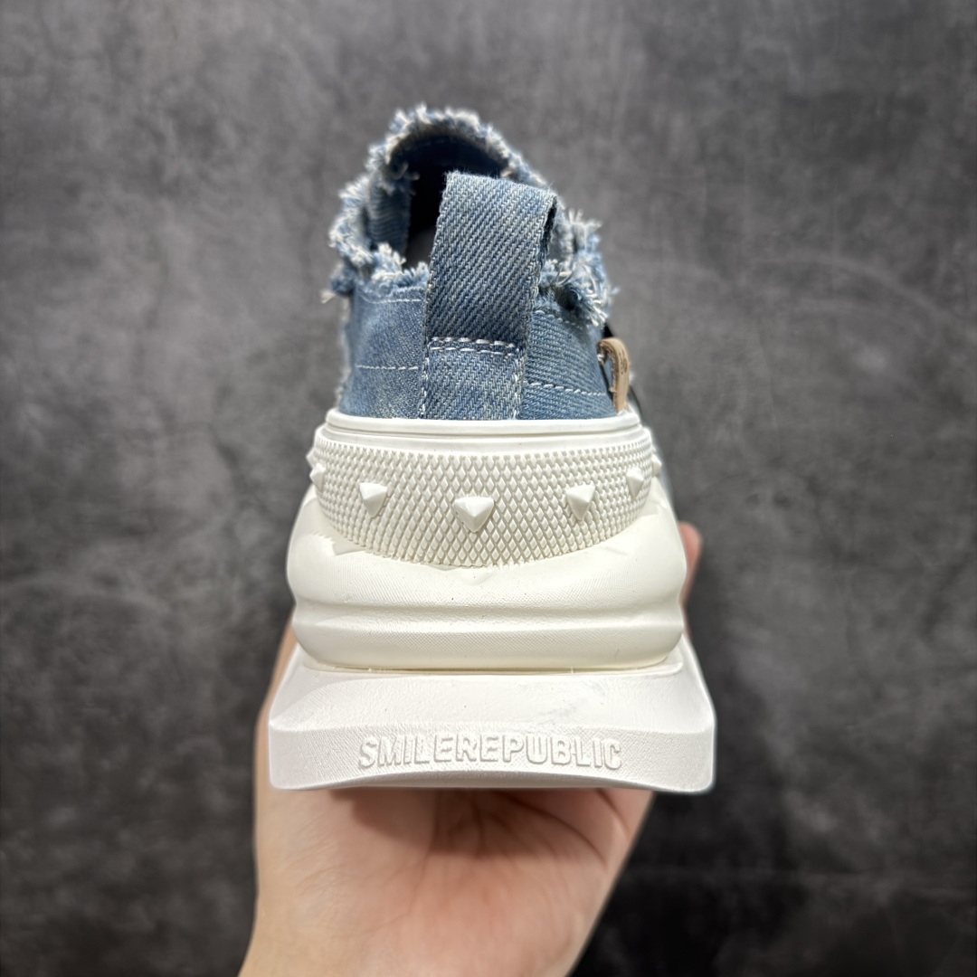 图片[4]-【广东纯原版本】s25新款SMILEREPUBLIC 檀健次 老爹鞋2.0系列重磅来袭🔥🔥🔥采用了 水洗布 TPU贴盒大底厚底7cm大底轻盈又增高💯#SMILEREPUBLIC三周年#SMILEQUEEN#开口笑二代#厚底鞋#偏要高调#我的厚米鞋 三个色 黑白 全黑 全白 厚底软得像是自带弹簧，鞋型把整条腿衬得特别秀气，配中筒袜瞬间变身学院少女，，感觉脖子以下全是腿 ✅ 小红书爆款 李昀锐、于文文、大鹏、痞幼、苏醒、刘畊宏老师等～众多明星纷纷上脚👟 35 36 37 38 39 40 41 42 43 44 45-选品中心
