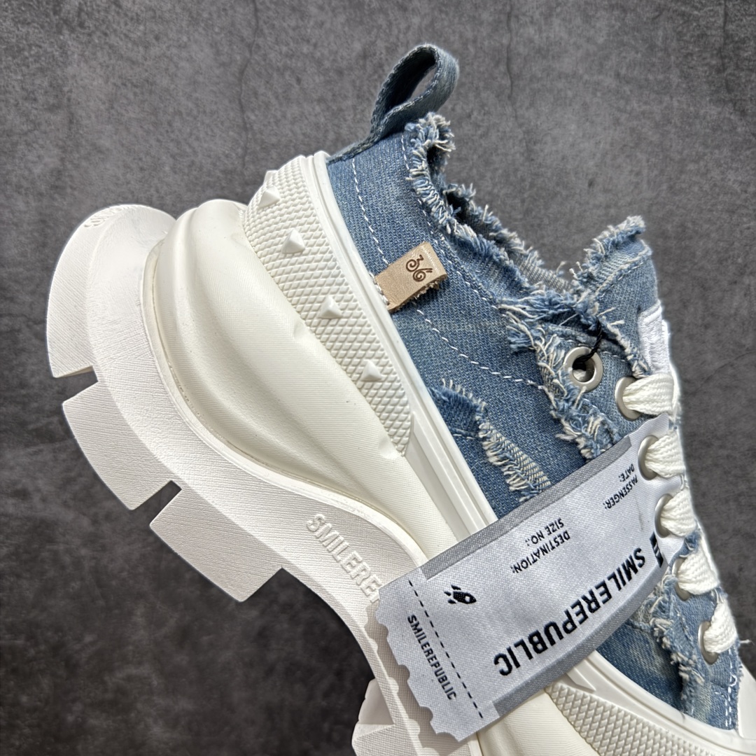 图片[7]-【广东纯原版本】s25新款SMILEREPUBLIC 檀健次 老爹鞋2.0系列重磅来袭🔥🔥🔥采用了 水洗布 TPU贴盒大底厚底7cm大底轻盈又增高💯#SMILEREPUBLIC三周年#SMILEQUEEN#开口笑二代#厚底鞋#偏要高调#我的厚米鞋 三个色 黑白 全黑 全白 厚底软得像是自带弹簧，鞋型把整条腿衬得特别秀气，配中筒袜瞬间变身学院少女，，感觉脖子以下全是腿 ✅ 小红书爆款 李昀锐、于文文、大鹏、痞幼、苏醒、刘畊宏老师等～众多明星纷纷上脚👟 35 36 37 38 39 40 41 42 43 44 45-选品中心