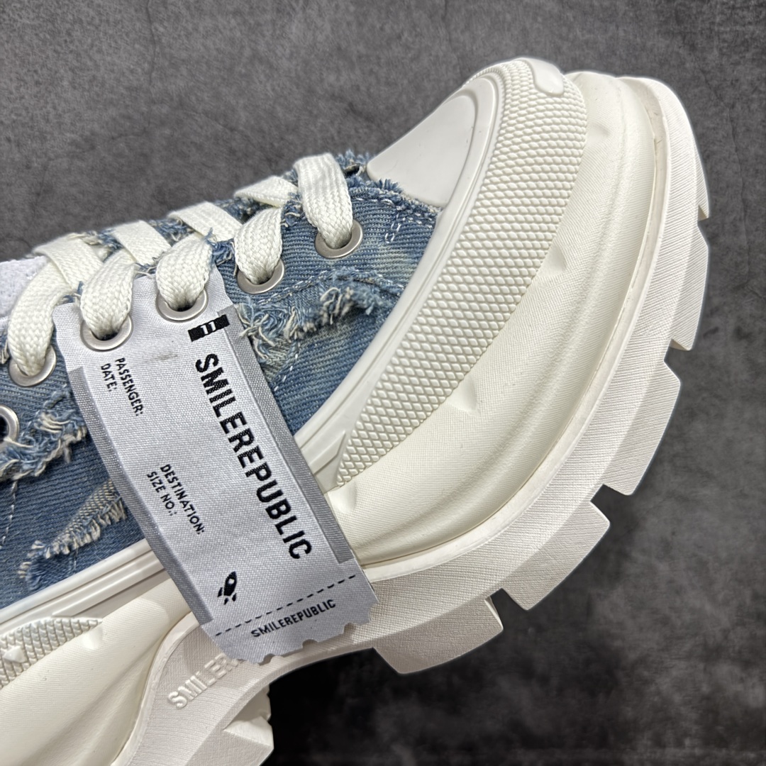 图片[6]-【广东纯原版本】s25新款SMILEREPUBLIC 檀健次 老爹鞋2.0系列重磅来袭🔥🔥🔥采用了 水洗布 TPU贴盒大底厚底7cm大底轻盈又增高💯#SMILEREPUBLIC三周年#SMILEQUEEN#开口笑二代#厚底鞋#偏要高调#我的厚米鞋 三个色 黑白 全黑 全白 厚底软得像是自带弹簧，鞋型把整条腿衬得特别秀气，配中筒袜瞬间变身学院少女，，感觉脖子以下全是腿 ✅ 小红书爆款 李昀锐、于文文、大鹏、痞幼、苏醒、刘畊宏老师等～众多明星纷纷上脚👟 35 36 37 38 39 40 41 42 43 44 45-选品中心