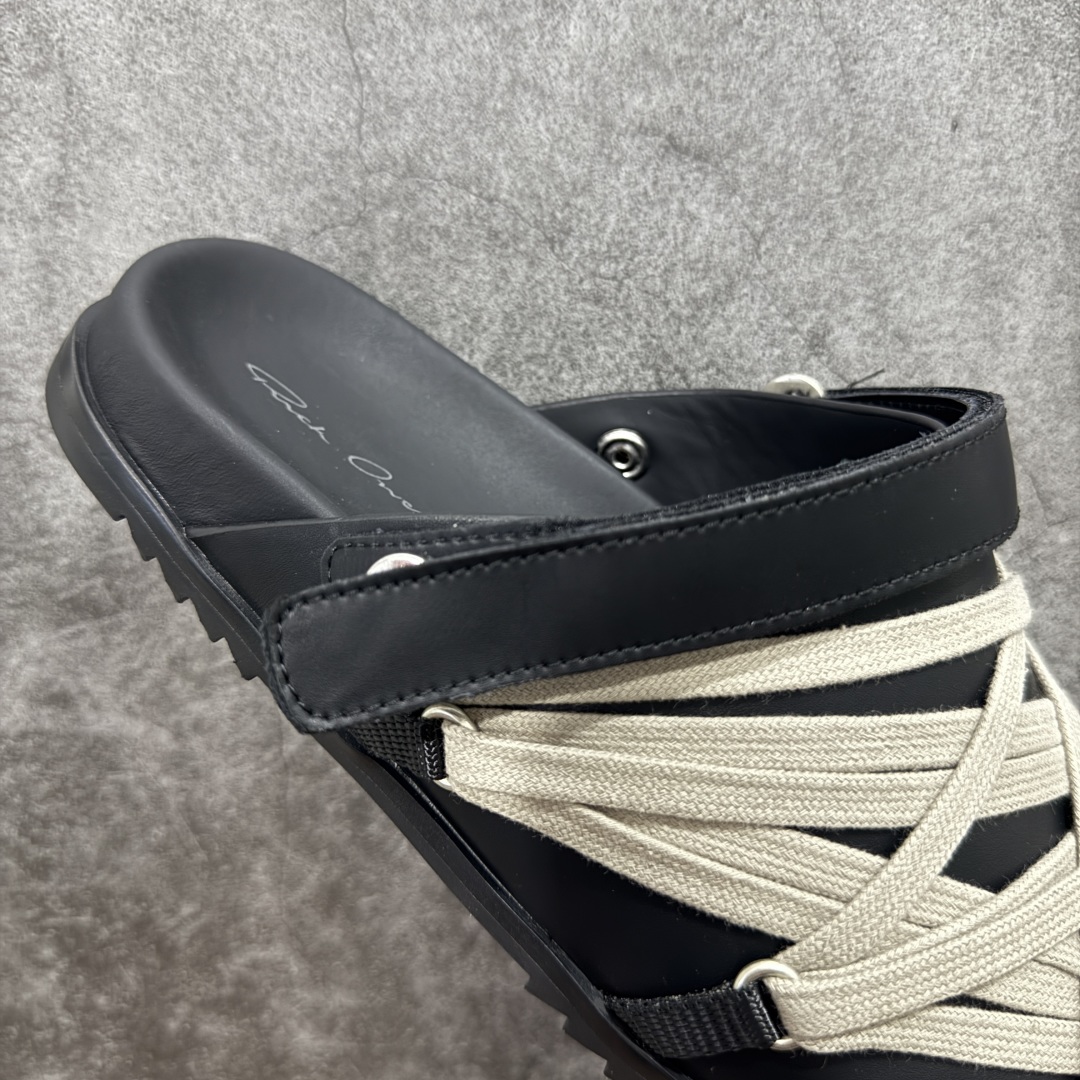 图片[7]-【莞产G版】疯狂绑带勃肯拖鞋 RO / Rick Owens 瑞克·欧文斯【主线】 【款式】 交叉鞋带绑/拖鞋/牛皮/细带款，夏季穿搭拖鞋！ 【皮料】 东莞原厂进口全新2025年新材质“头层摔纹粒面小牛皮” 【鞋带】 鞋带采用水染定织法工艺，高密度之下，透出光泽感！ 【鞋头】采用日本进口前帮定型机器锁住头部饱满效果！ 【鞋舌】内里也是全牛皮，一整张牛皮切割，无拼皮、无边角料皮！ 【鞋底】私人磨具开模RB橡胶鞋底+手工沿边包条！ 【鞋垫】PU灌注整张脚床，真皮包裹，脚感舒适！ 【尺码】 ：36 37 38 39 40 41 42 43 44 45 46！-选品中心