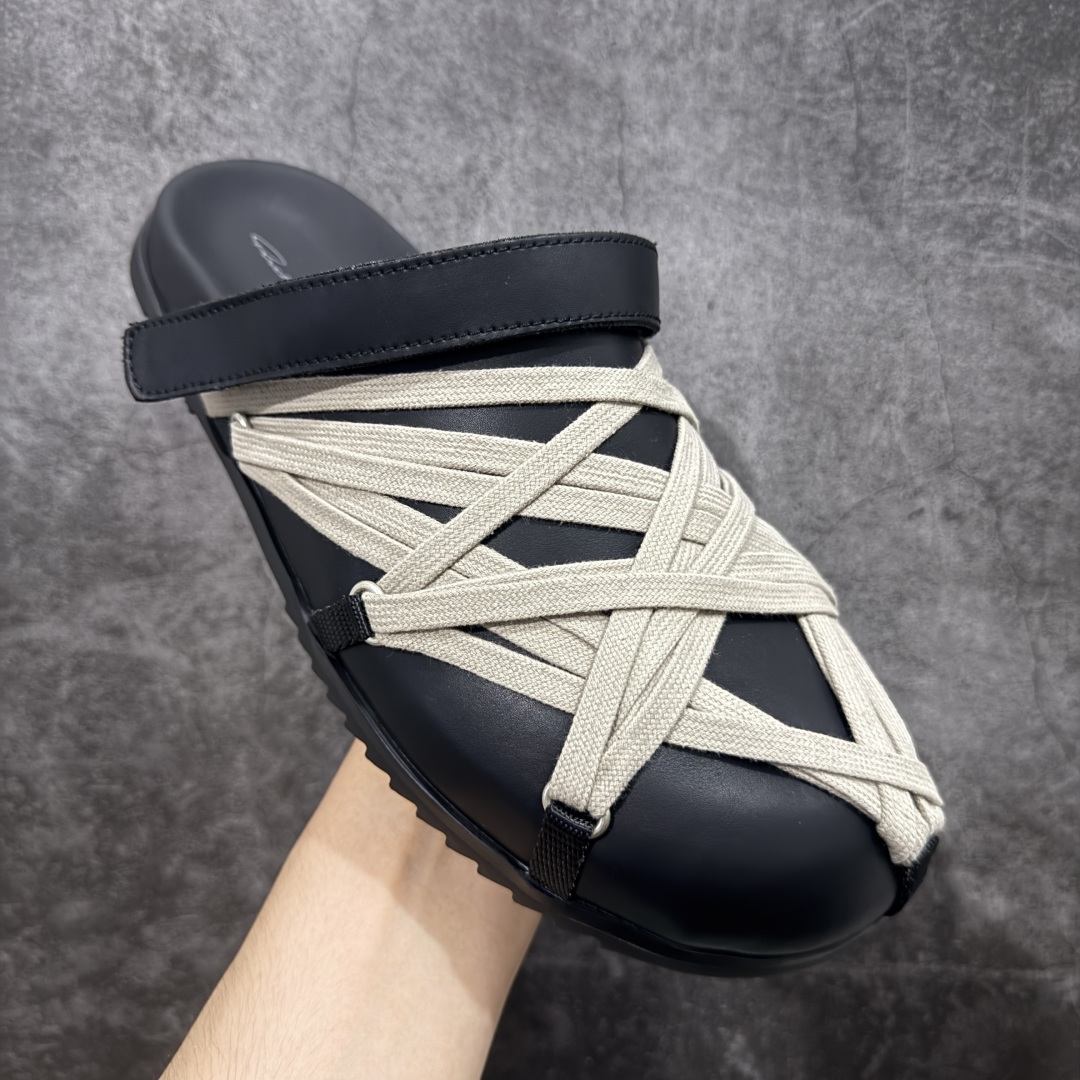 图片[3]-【莞产G版】疯狂绑带勃肯拖鞋 RO / Rick Owens 瑞克·欧文斯【主线】 【款式】 交叉鞋带绑/拖鞋/牛皮/细带款，夏季穿搭拖鞋！ 【皮料】 东莞原厂进口全新2025年新材质“头层摔纹粒面小牛皮” 【鞋带】 鞋带采用水染定织法工艺，高密度之下，透出光泽感！ 【鞋头】采用日本进口前帮定型机器锁住头部饱满效果！ 【鞋舌】内里也是全牛皮，一整张牛皮切割，无拼皮、无边角料皮！ 【鞋底】私人磨具开模RB橡胶鞋底+手工沿边包条！ 【鞋垫】PU灌注整张脚床，真皮包裹，脚感舒适！ 【尺码】 ：36 37 38 39 40 41 42 43 44 45 46！-选品中心