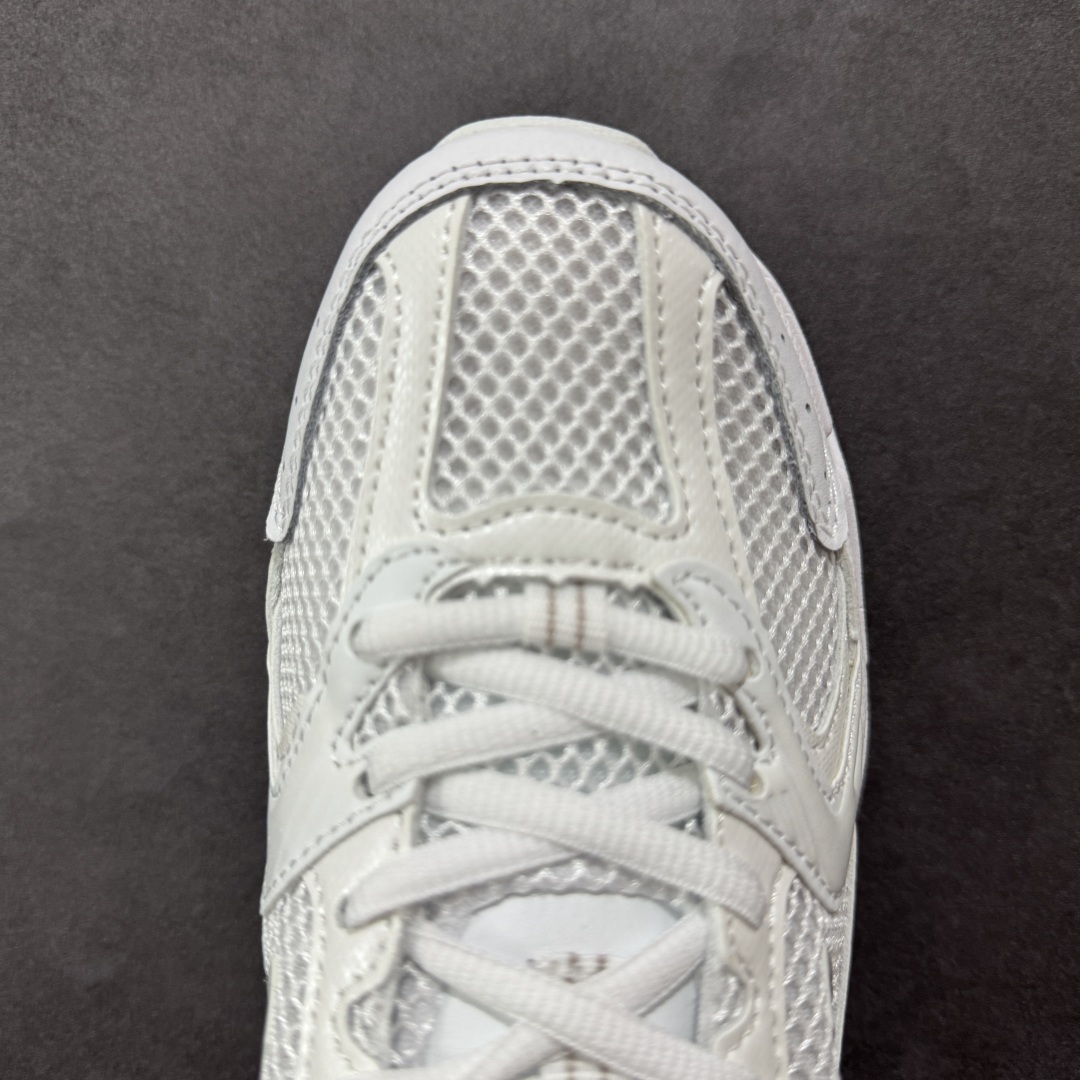图片[8]-【K8版本】New Balance NB530 新百伦复古透气跑步鞋 抛弃过往以皮革为主的人气轮廓 以极具复古风范的跑鞋外观呈现 设计上全鞋以简约清爽的纯白色作基底 鞋身覆盖大面积织物网眼材质 并于鞋头、鞋带孔眼片等细节处点缀对比鲜明的反光银镀层凸显 鞋舌、侧身等位置则辅以一贯的「N」字标志和品牌徽标彰显身份 最后通过搭载的 ABZORB 缓震中底完善整体造型 货号：MR530FW1 尺码：36-45带半码-选品中心