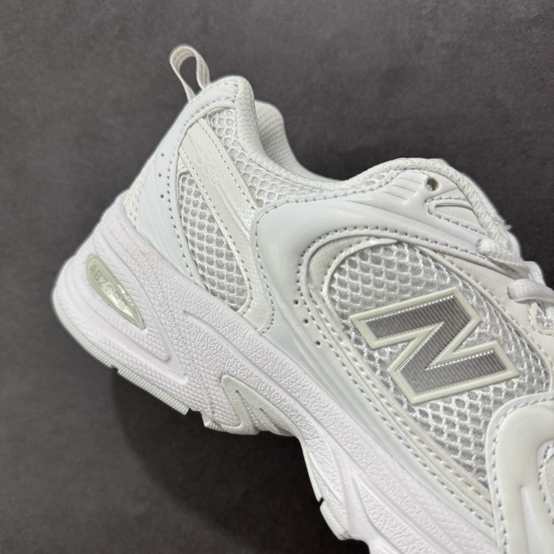 图片[6]-【K8版本】New Balance NB530 新百伦复古透气跑步鞋 抛弃过往以皮革为主的人气轮廓 以极具复古风范的跑鞋外观呈现 设计上全鞋以简约清爽的纯白色作基底 鞋身覆盖大面积织物网眼材质 并于鞋头、鞋带孔眼片等细节处点缀对比鲜明的反光银镀层凸显 鞋舌、侧身等位置则辅以一贯的「N」字标志和品牌徽标彰显身份 最后通过搭载的 ABZORB 缓震中底完善整体造型 货号：MR530FW1 尺码：36-45带半码-选品中心