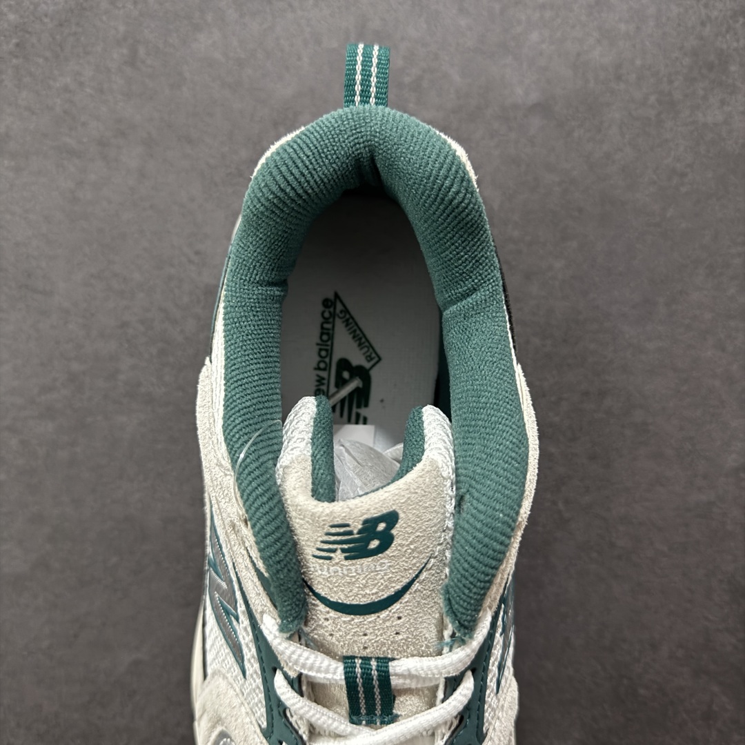 图片[7]-【K8版本】New Balance NB530 新百伦复古透气跑步鞋 抛弃过往以皮革为主的人气轮廓 以极具复古风范的跑鞋外观呈现 设计上全鞋以简约清爽的纯白色作基底 鞋身覆盖大面积织物网眼材质 并于鞋头、鞋带孔眼片等细节处点缀对比鲜明的反光银镀层凸显 鞋舌、侧身等位置则辅以一贯的「N」字标志和品牌徽标彰显身份 最后通过搭载的 ABZORB 缓震中底完善整体造型 货号：MR530QA 尺码：36-45带半码-选品中心