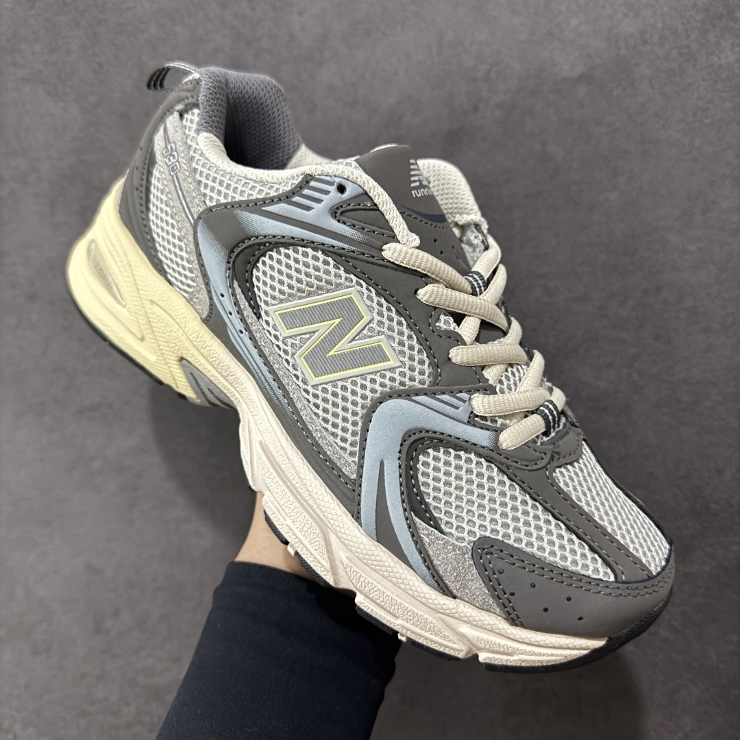 图片[3]-【K8版本】New Balance NB530 新百伦复古透气跑步鞋 抛弃过往以皮革为主的人气轮廓 以极具复古风范的跑鞋外观呈现 设计上全鞋以简约清爽的纯白色作基底 鞋身覆盖大面积织物网眼材质 并于鞋头、鞋带孔眼片等细节处点缀对比鲜明的反光银镀层凸显 鞋舌、侧身等位置则辅以一贯的「N」字标志和品牌徽标彰显身份 最后通过搭载的 ABZORB 缓震中底完善整体造型 货号：MR530TG 尺码：36-45带半码-选品中心