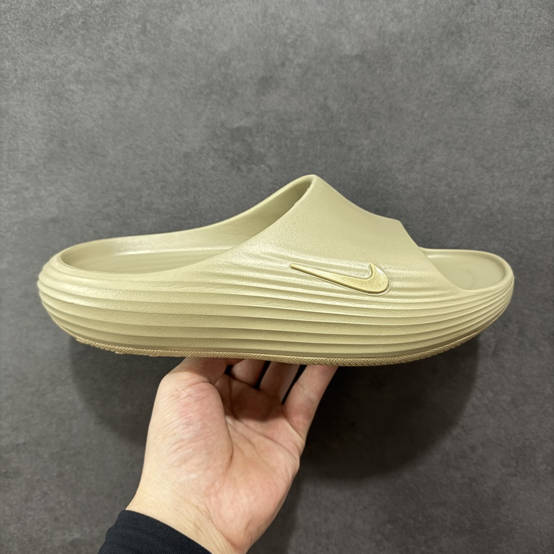 【正确组合底版】Nike ReactX Rejuven8 Slide Black 时尚舒适 防滑防磨一字拖鞋 HV4479-200 正确组合底 超高清洁度 完美版型 区别市面通货 采用质感柔软且出众回弹的 ReactX泡绵,发泡组合大底 脚感十分舒适,缔造非凡舒适的日常穿着体验,助你保持活力。  尺码:36-45-选品中心