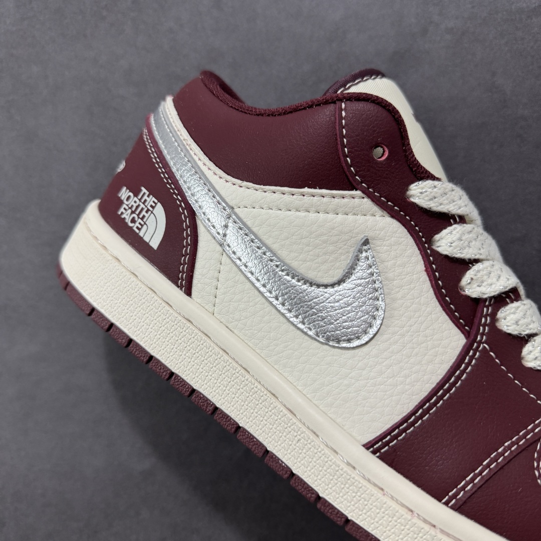 图片[6]-【定制版】Air Jordan 1 Retro Low x The North Face 白酒红小钩 官方同步新色 原装级产物 拒绝公底 立体鞋型 细节完美 高清洁度 购置公司同步原材料 原汁原味 忠于原版 货号：XX2422 022 尺码：36 36.5 37.5 38 38.5 39 40 40.5 41 42 42.5 43 44 44.5 45-选品中心