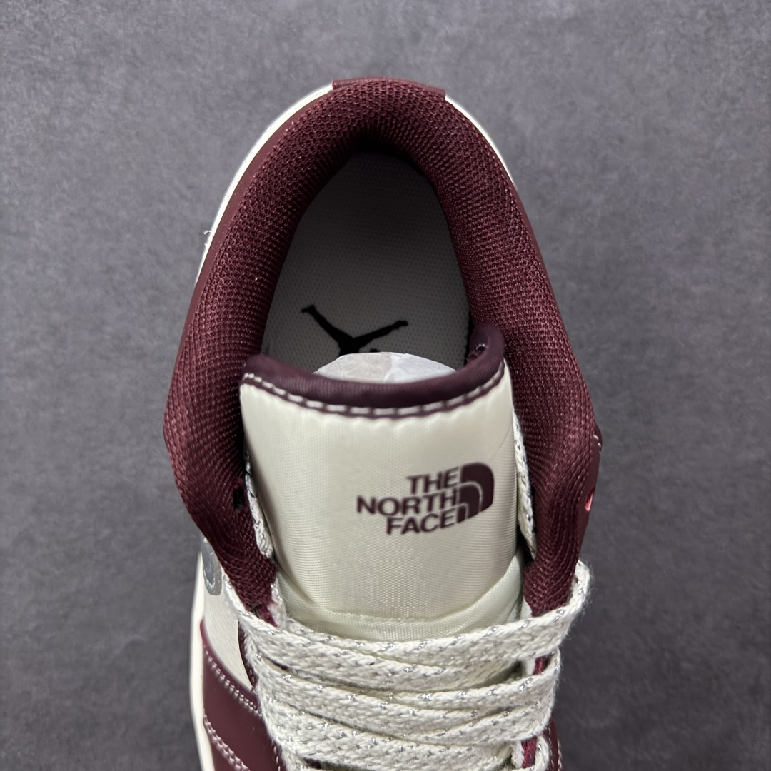 图片[7]-【定制版】Air Jordan 1 Retro Low x The North Face 白酒红小钩 官方同步新色 原装级产物 拒绝公底 立体鞋型 细节完美 高清洁度 购置公司同步原材料 原汁原味 忠于原版 货号：XX2422 022 尺码：36 36.5 37.5 38 38.5 39 40 40.5 41 42 42.5 43 44 44.5 45-选品中心