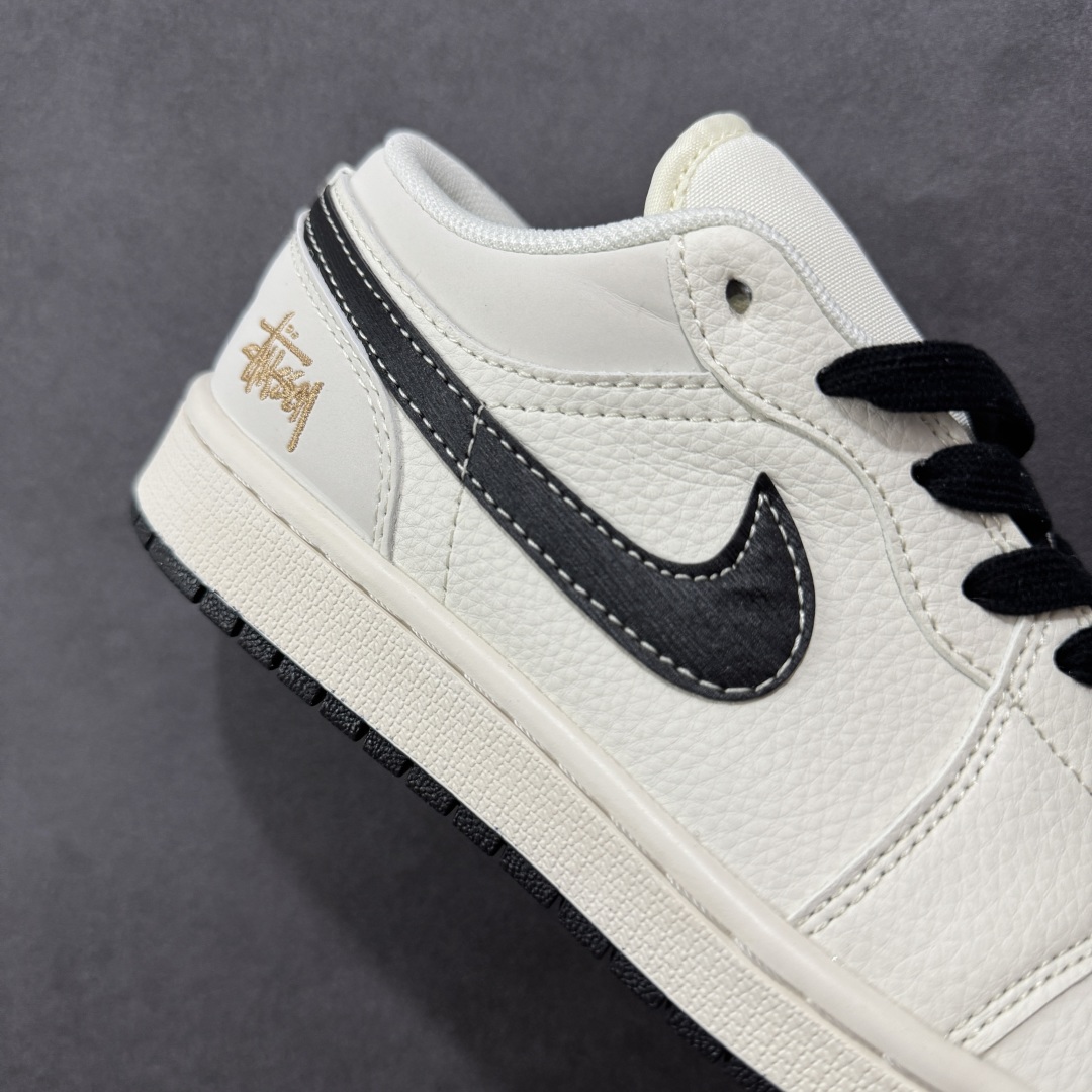 图片[6]-【定制版】Air Jordan 1 Low AJ1 乔1 斯图西联名 拉丝黑勾 高端定制 低帮复古篮球鞋  #定制鞋盒 大厂纯原品质出货 超高清洁度 皮料切割干净无任何毛边 细节完美   货号：XX3168-173 尺码：36 36.5 37.5 38 38.5 39 40 40.5 41 42 42.5 43 44 44.5 45-选品中心