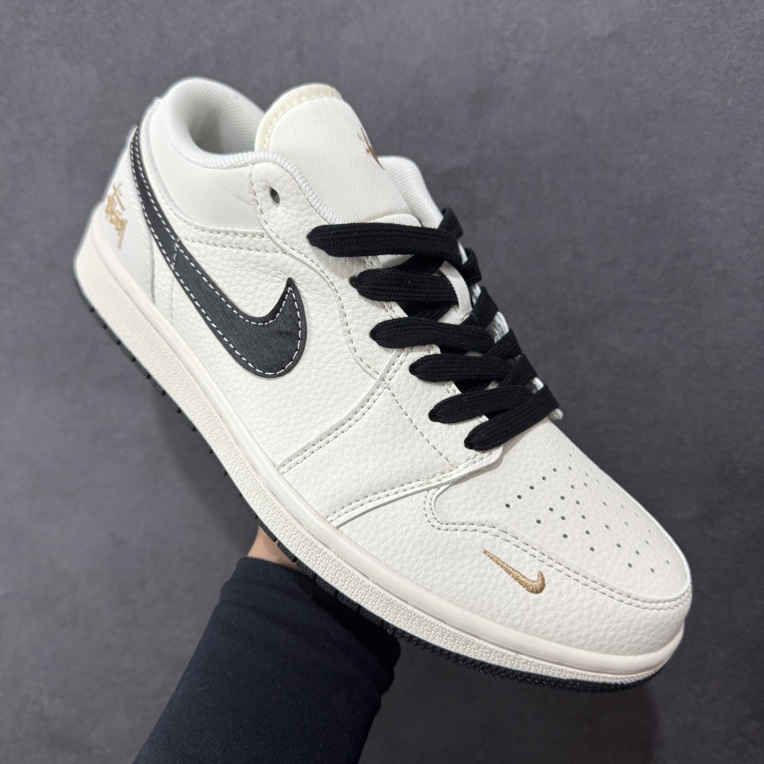 图片[3]-【定制版】Air Jordan 1 Low AJ1 乔1 斯图西联名 拉丝黑勾 高端定制 低帮复古篮球鞋  #定制鞋盒 大厂纯原品质出货 超高清洁度 皮料切割干净无任何毛边 细节完美   货号：XX3168-173 尺码：36 36.5 37.5 38 38.5 39 40 40.5 41 42 42.5 43 44 44.5 45-选品中心