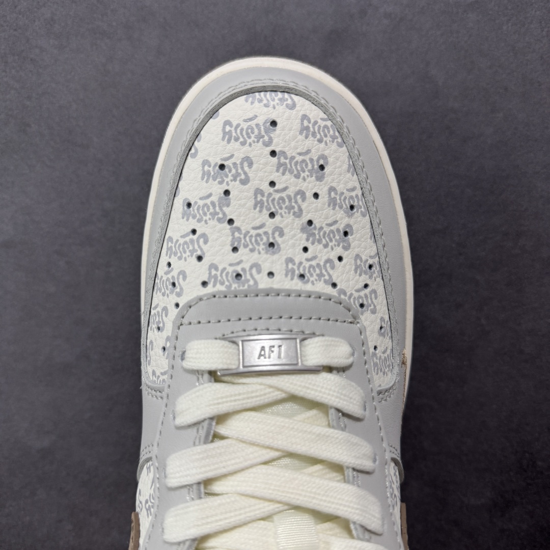 图片[8]-【定制版】Nike Air Force 1\’07 Low 斯图西联名 印花棕勾 空军一号低帮休闲板鞋 ZH2598-320  #原楦头原纸板 原装鞋盒 定制五金配件 内置全掌气垫 原厂鞋底  尺码：36 36.5 37.5 38 38.5 39 40 40.5 41 42 42.5 43 44 44.5 45-选品中心