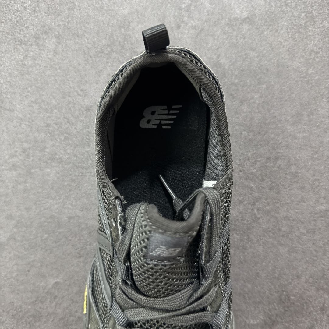 图片[7]-【正确版】ISSEY MIYAKE/ x New Balance NB MT10O 舒适时尚 减震耐磨 低帮 生活休闲鞋 ▪️New Balance MT10O休闲鞋是一款由New Balance与日本时尚品牌（ISSEY MIYAKE）携手打造的联名鞋款。MT10O的设计灵感源自“感官身体和赤足运动”的概念，旨在还原赤足行走的感受。它模仿脚的形状，降低了脚的高度和体积，同时保留了越野跑的元素。鞋面采用轻质网布与柔软皮革相结合，既保证了透气性，又增添了质感。细绳鞋带的设计简约而不失时尚感。鞋底采用Vibram橡胶大底，赋予卓越的抓地力，适合多种地形穿着。中底采用薄薄的缓冲层，提供舒适的穿着体验。鞋身紧贴脚面，形成良好的包裹性，减少脚在鞋内的移动与摩擦。4毫米的低坡差设计更适合自然的中足落地方式，尽可能贴近地面，让穿着者能够更贴近地面，感受大自然的每一丝呼吸。 货号：MT10OAC 尺码：36-45-选品中心