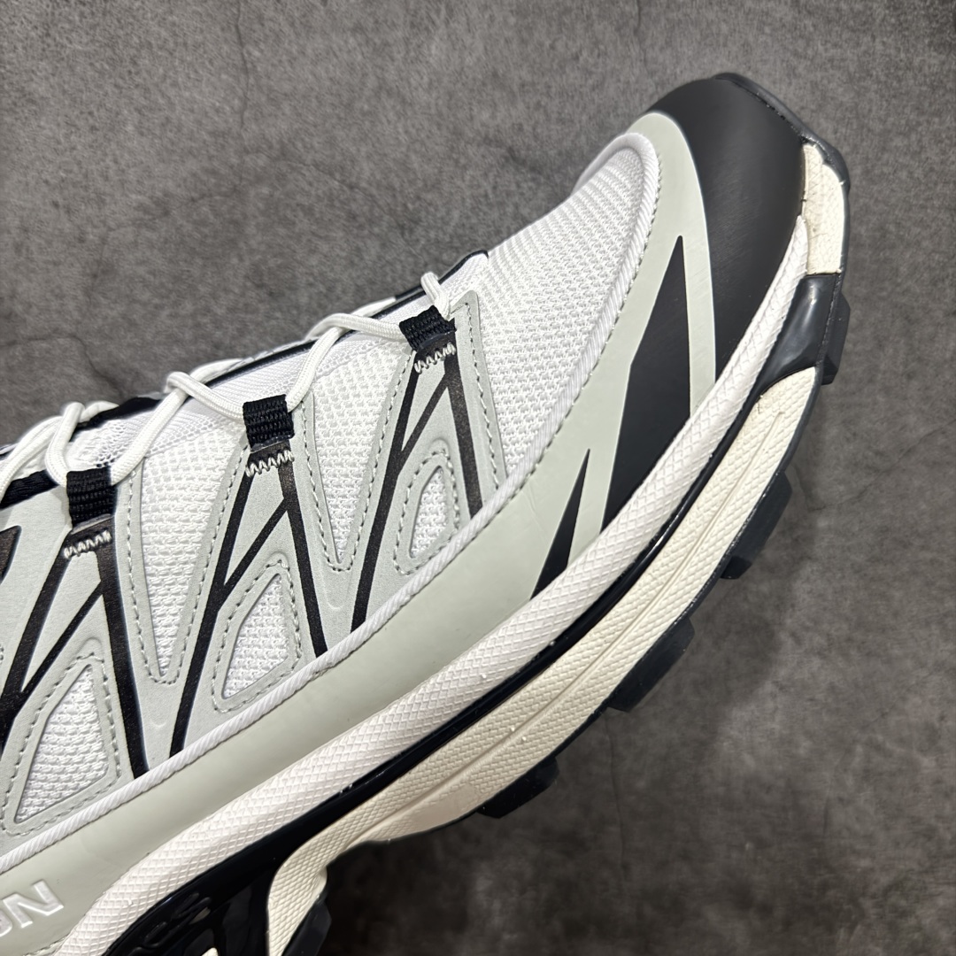 图片[6]-【PK升级版】SALOMON XT-6 Expanse 萨洛蒙潮流越野机能户外功能鞋 白 475731 全新版本出货 好货不怕晚 品质 细节 材料都是肉眼可以见！ 售前售后也是其它工厂无法匹敌！ 纯原外贸平台特供订单 耗时半年巨作 全套原纸板楦头开发 原厂特供网布配套加持 确保原汁原味 完美呈现版型 原档数据独家私模五层组合大底 原装Ortholite轻量化鞋垫 中底布带钢印编号 原厂TPU锁扣 进口港宝加持 后跟自然饱满 还原公司包裹性 鞋面以“锯齿”状的包裹系统呈现 在基色底之下加入了各种色点缀 将公司的最新技术和时尚前卫的造型融入耐用的长跑款式中 鞋面由 TPU 薄膜制成 并焊接在高耐磨网眼上 使其既时尚又坚固 由 ACS底盘支撑 可增强稳定性和支撑力 以及由橡胶凸耳 Contragrip外底覆盖的 EVA 缓冲中底 旨在应对崎岖的地形 鞋舌上的彩色Salomon 标签、Quicklace 系统以及鞋头、鞋舌和鞋跟上的附加品牌使细节更加完美 让穿着者可以轻松驾驭户外与通勤下的任何运动生活场景 无缝鞋身户外随意纵横 颜值与脚感兼备 出街通勤 绝对非常吸睛 你值得拥有 尺码：36 36.5 37.5 38 38.5 39 40 40.5 41 42 42.5 43 44 44.5 45-选品中心