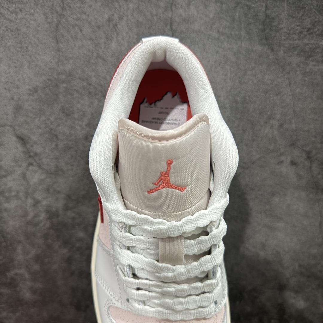 图片[8]-【DT纯原】Air Jordan Low AJ1 乔1白粉红 低帮文化休闲运动板鞋 IB8156-133  市面中低帮最具代表性版本没有之一 口碑大厂出品 品控大底版型不断改良更新 全套原纸板楦头开发 确保原汁原味 完美呈现版型 完美零毛边处理 原厂内置全掌气垫 价格定位良心 平台专用代工流水线出品 一眼公司既视感 拿到手的一瞬间就与众不同 碾压市面所有版本 全部原鞋开发 每一个配色都会采购原鞋确认细节 打破市面看图做货无好货之说 尺码：35.5 36 36.5 37.5 38 38.5 39 40 40.5 41 42 42.5 43 44-选品中心