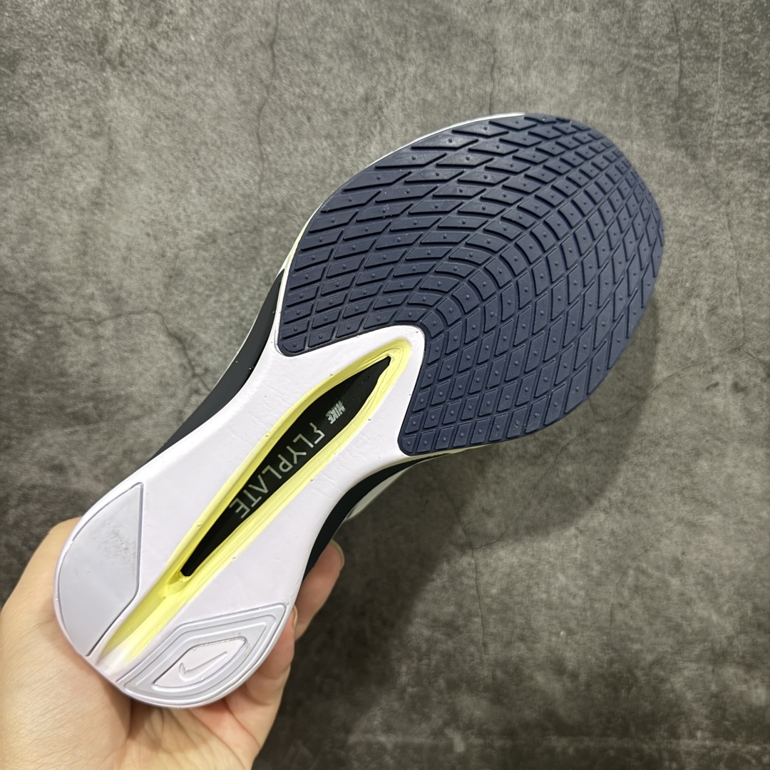 图片[9]-【正确刷漆版】Nk ZoomX Vaporfly NEXT% 4 马拉松系列公路竞速超轻缓震透气网纱运动跑步鞋 正确勾子刷漆(部分配色勾子底部有裂纹) 鞋款轻盈，同时保持出色性能表现。此鞋款质感轻盈，无论是日常畅跑还是马拉松，皆可轻松驾驭。 货号：HF6412-400 尺码：36 36.5 37.5 38 38.5 39 40 40.5 41 42 42.5 43 44 44.5 45-选品中心