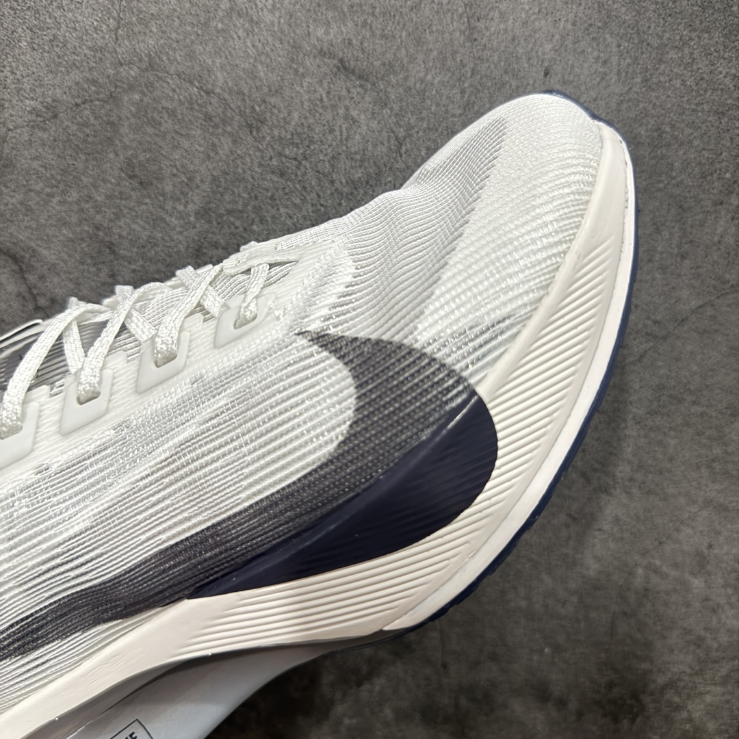 图片[6]-【正确刷漆版】Nk ZoomX Vaporfly NEXT% 4 马拉松系列公路竞速超轻缓震透气网纱运动跑步鞋 正确勾子刷漆(部分配色勾子底部有裂纹) 鞋款轻盈，同时保持出色性能表现。此鞋款质感轻盈，无论是日常畅跑还是马拉松，皆可轻松驾驭。 货号：HF6412-100 尺码：36 36.5 37.5 38 38.5 39 40 40.5 41 42 42.5 43 44 44.5 45 46-选品中心