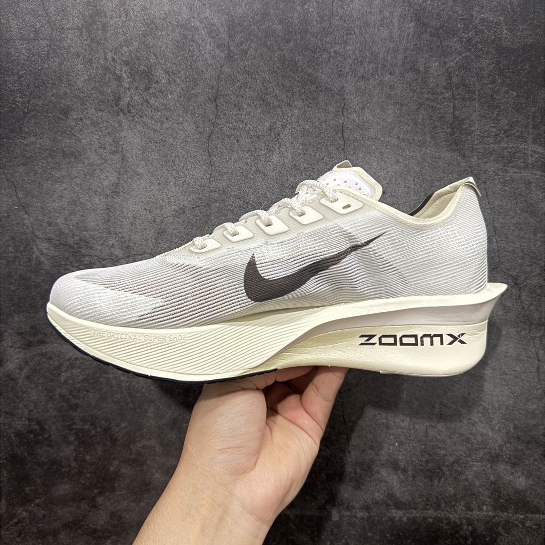 图片[2]-【NO.1版本】Nike ZoomX Vaporfly NEXT%4 减震马拉松跑步鞋 全掌碳纤维 原楦原纸版数据开发 采用同源数据开发Flyknit织物融合TPU丝半透明鞋面材质 中底采用ZoomX泡棉+FlyPlate铲型塑料碳板 外置防滑耐磨大底片 科技扛鼎 再次提升 货号： HF6417-100 尺码： 39 40 40.5 41 42 42.5 43 44 45-选品中心