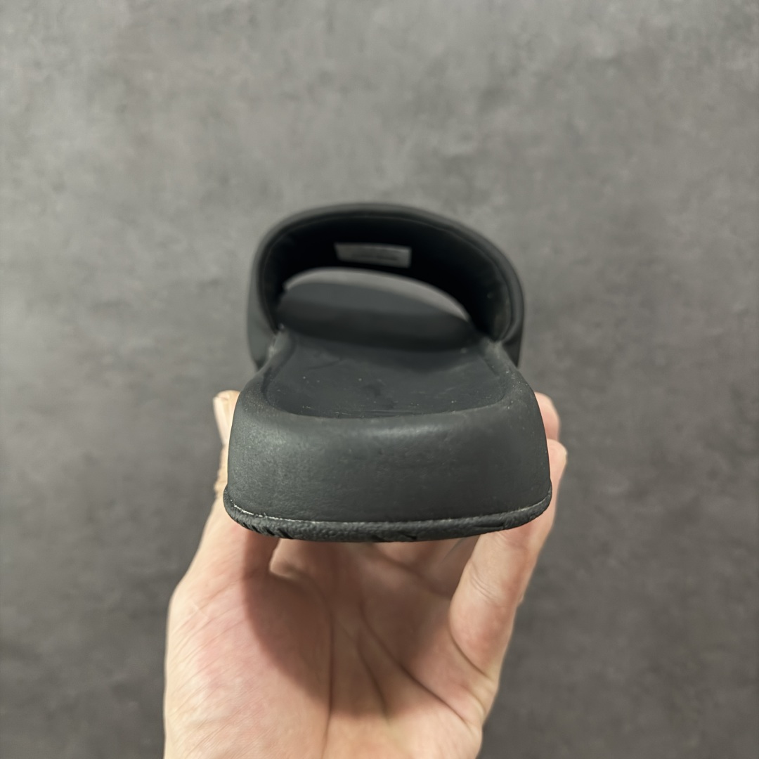 图片[4]-【公司级】Lululemon Rsetfeel Slide 露露乐檬拖鞋实拍上架 立体针织弹力鞋面轻量透气，中底采用Lululemon特别研发的加厚泡棉材料，利用专门的分层解构和泡棉技术实现了缓震和支撑性的平衡。采用TPU后跟支撑，减震设计，缓冲接地力，舒适回弹。 小红书爆款 一鞋难求👊🏻 尺码：36-45-选品中心