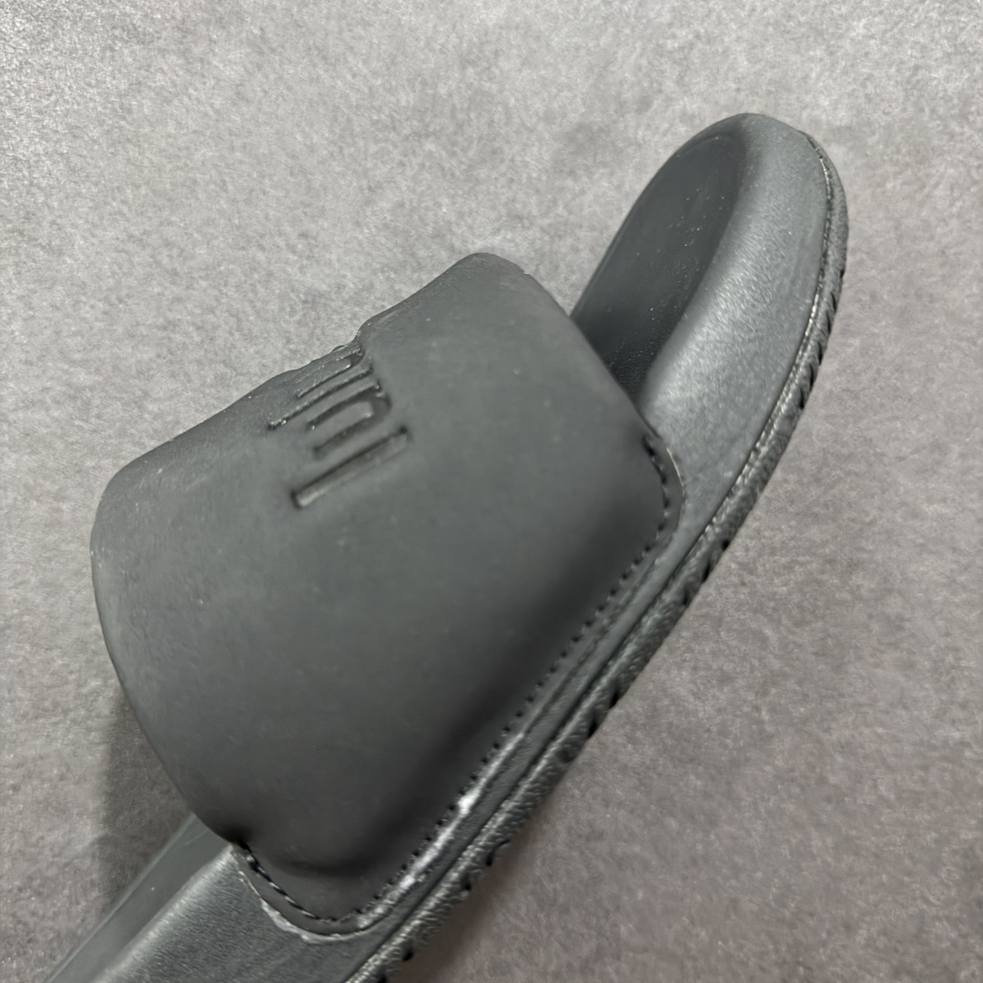 图片[5]-【公司级】Lululemon Rsetfeel Slide 露露乐檬拖鞋实拍上架 立体针织弹力鞋面轻量透气，中底采用Lululemon特别研发的加厚泡棉材料，利用专门的分层解构和泡棉技术实现了缓震和支撑性的平衡。采用TPU后跟支撑，减震设计，缓冲接地力，舒适回弹。 小红书爆款 一鞋难求👊🏻 尺码：36-45-选品中心