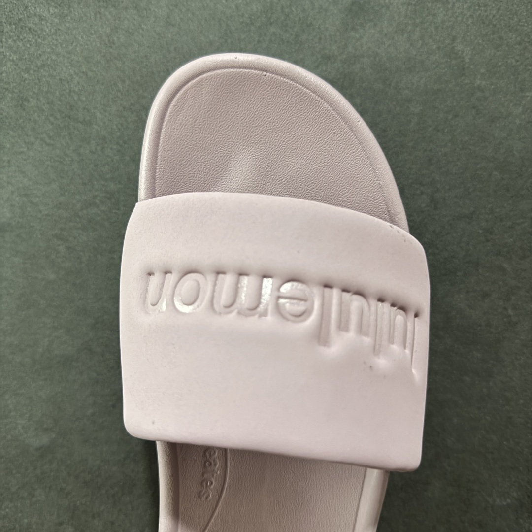 图片[8]-【公司级】Lululemon Rsetfeel Slide 露露乐檬拖鞋实拍上架 立体针织弹力鞋面轻量透气，中底采用Lululemon特别研发的加厚泡棉材料，利用专门的分层解构和泡棉技术实现了缓震和支撑性的平衡。采用TPU后跟支撑，减震设计，缓冲接地力，舒适回弹。 小红书爆款 一鞋难求👊🏻 尺码：36-45-选品中心