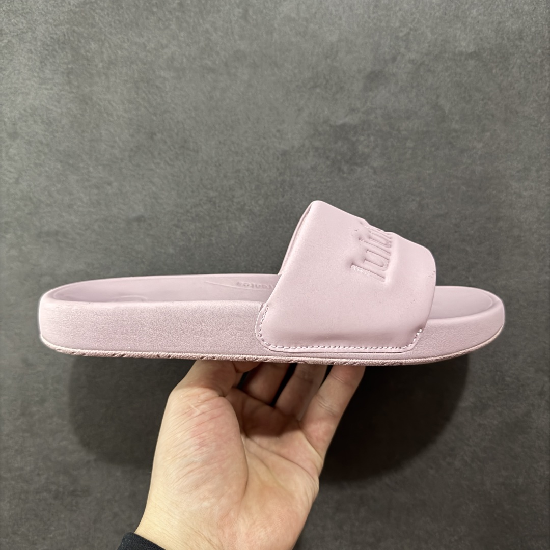 【公司级】Lululemon Rsetfeel Slide 露露乐檬拖鞋实拍上架 立体针织弹力鞋面轻量透气,中底采用Lululemon特别研发的加厚泡棉材料,利用专门的分层解构和泡棉技术实现了缓震和支撑性的平衡。采用TPU后跟支撑,减震设计,缓冲接地力,舒适回弹。 小红书爆款 一鞋难求👊🏻 尺码:36-45-选品中心