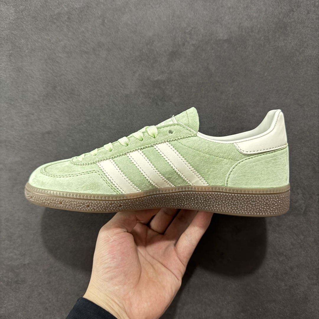 图片[2]-【R版】AD Originals Spezial Handball SPZL F手球运动员系列百搭休闲运动板鞋 KI5932 这款来自阿迪达斯的这款HANDBALL SPZL前身是一双手球运动鞋 鞋面外侧除了Spezial字母之外还有三叶草标志。Handball SPZL作为复古手球训练鞋与作为室内足球鞋的Samba有着异曲同工之处，但是质感更为出众的鞋身以及丰富的配色选择比起Samba来讲可以说是更胜一筹了！ 尺码：35 36 36⅔ 37⅓ 38 38⅔ 39⅓ 40 40⅔ 41⅓ 42 42⅔ 43⅓ 44 45-选品中心