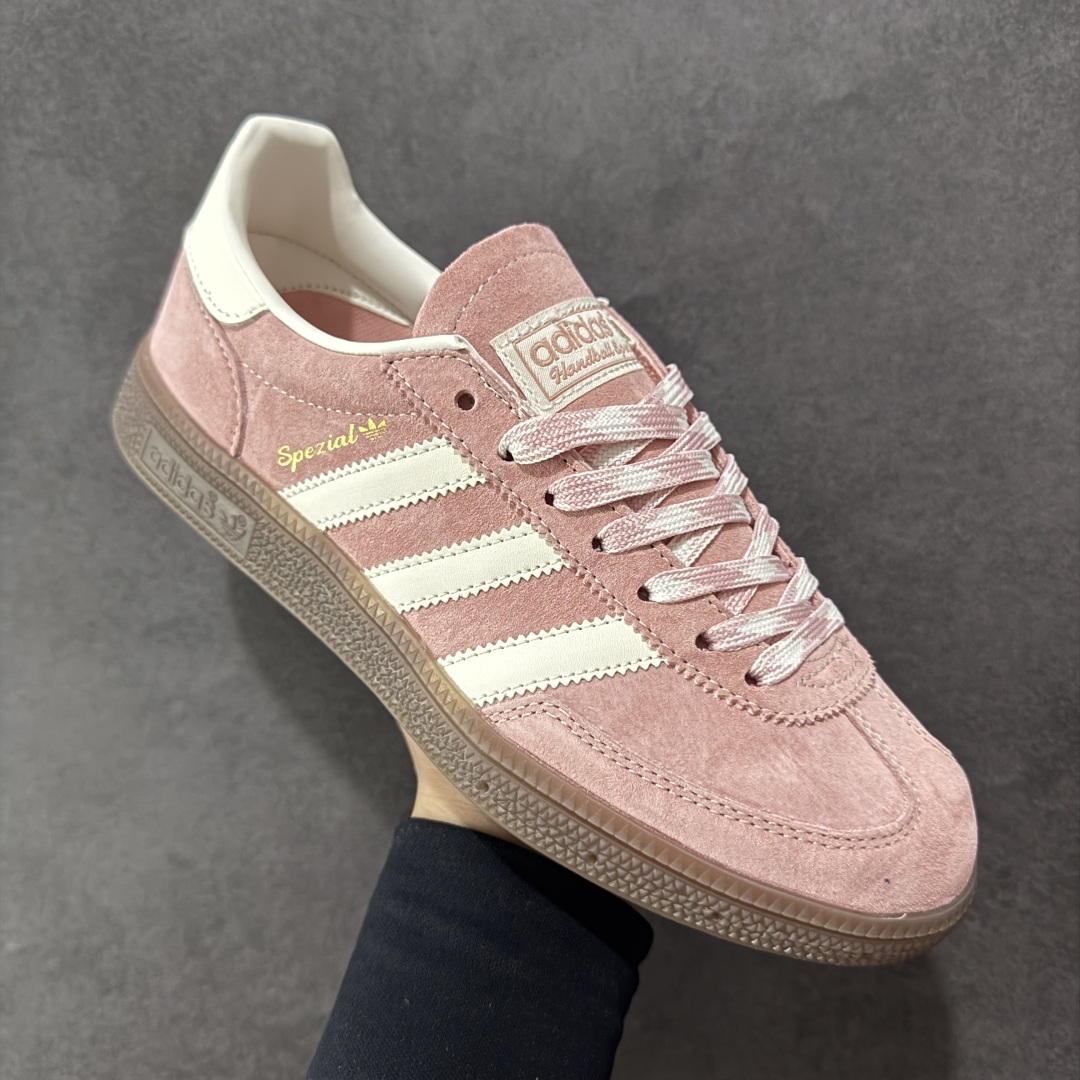 图片[3]-【R版】AD Originals Spezial Handball SPZL F手球运动员系列百搭休闲运动板鞋 KJ6305 这款来自阿迪达斯的这款HANDBALL SPZL前身是一双手球运动鞋 鞋面外侧除了Spezial字母之外还有三叶草标志。Handball SPZL作为复古手球训练鞋与作为室内足球鞋的Samba有着异曲同工之处，但是质感更为出众的鞋身以及丰富的配色选择比起Samba来讲可以说是更胜一筹了！ 尺码：35 36 36⅔ 37⅓ 38 38⅔ 39⅓ 40 40⅔ 41⅓ 42 42⅔ 43⅓ 44 45-选品中心