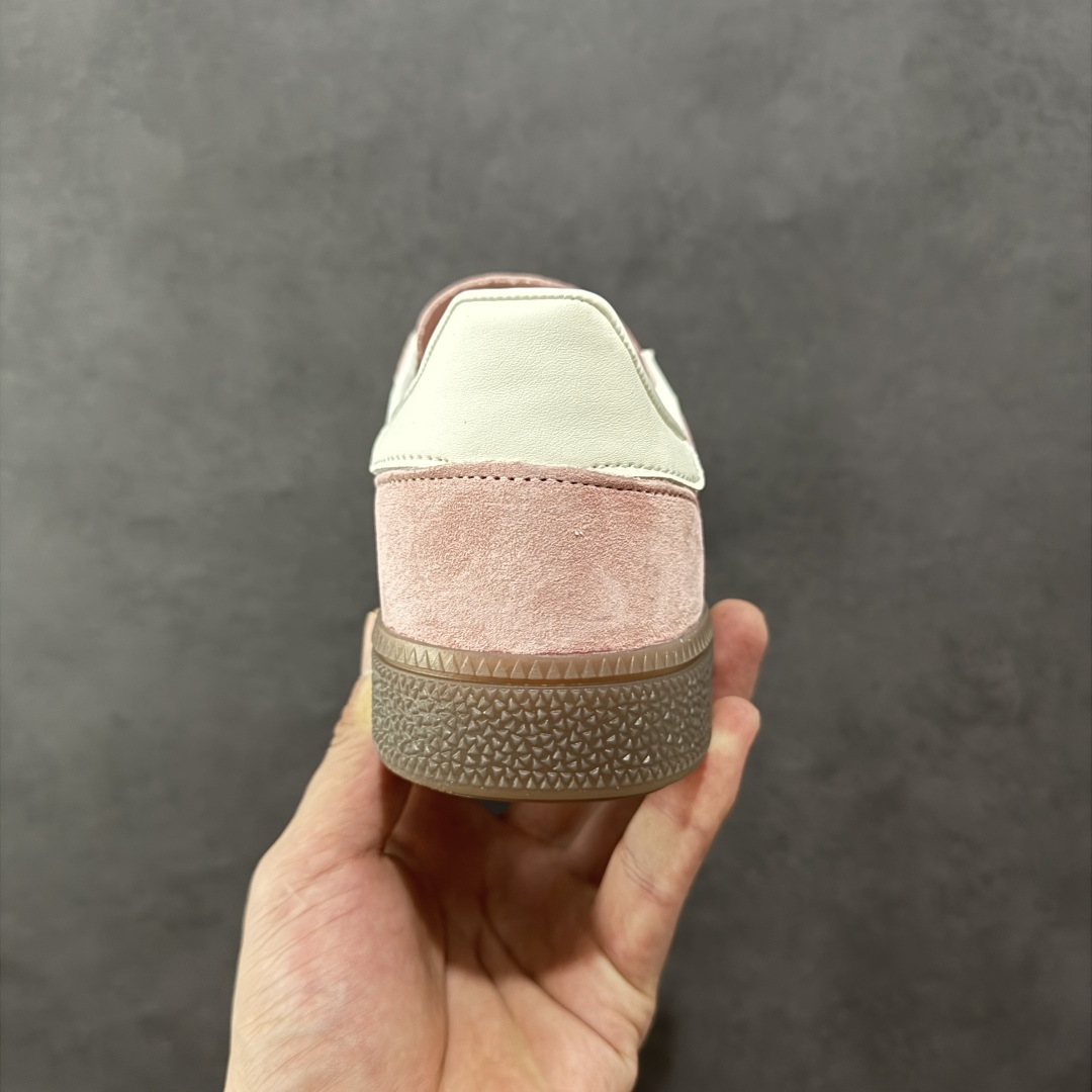 图片[4]-【R版】AD Originals Spezial Handball SPZL F手球运动员系列百搭休闲运动板鞋 KJ6305 这款来自阿迪达斯的这款HANDBALL SPZL前身是一双手球运动鞋 鞋面外侧除了Spezial字母之外还有三叶草标志。Handball SPZL作为复古手球训练鞋与作为室内足球鞋的Samba有着异曲同工之处，但是质感更为出众的鞋身以及丰富的配色选择比起Samba来讲可以说是更胜一筹了！ 尺码：35 36 36⅔ 37⅓ 38 38⅔ 39⅓ 40 40⅔ 41⅓ 42 42⅔ 43⅓ 44 45-选品中心