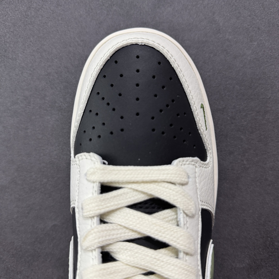 图片[8]-【定制版】NIKE SB Dunk Low x Supreme 联名 低帮休闲运动板鞋 原装头层材料 独家版型蒸餾加工 帶來的是更好的视觉和脚感体验 大厂纯原品质出货 清洁度 电绣工艺 皮料切割干净无任何毛边 细节完美 货号：XX9913 013 尺码： 36 36.5 37.5 38 38.5 39 40 40.5 41 42 42.5 43 44 44.5 45-选品中心