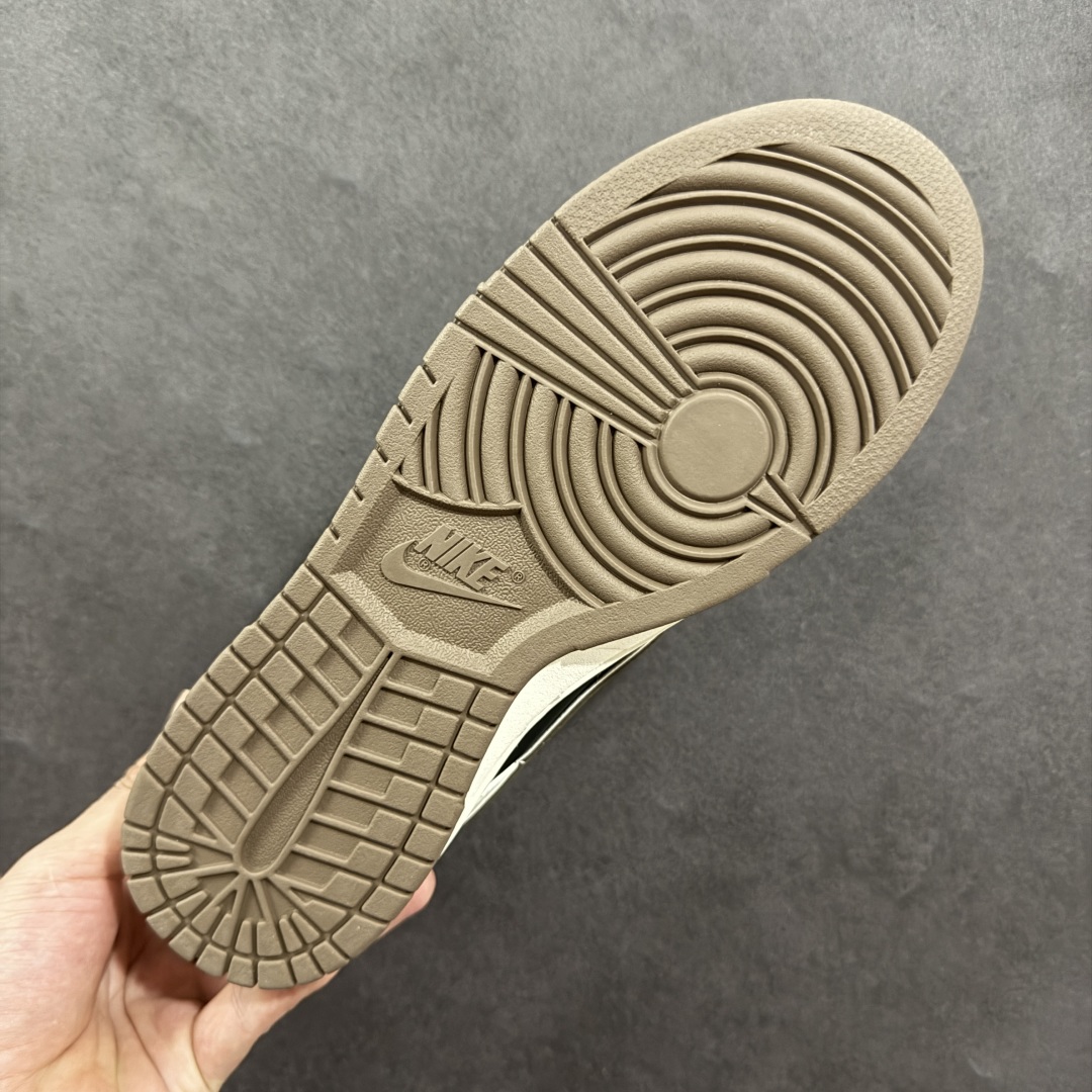 图片[9]-【定制版】NIKE SB Dunk Low x Supreme 联名 低帮休闲运动板鞋 原装头层材料 独家版型蒸餾加工 帶來的是更好的视觉和脚感体验 大厂纯原品质出货 清洁度 电绣工艺 皮料切割干净无任何毛边 细节完美 货号：XX9915-015 尺码： 36 36.5 37.5 38 38.5 39 40 40.5 41 42 42.5 43 44 44.5 45-选品中心