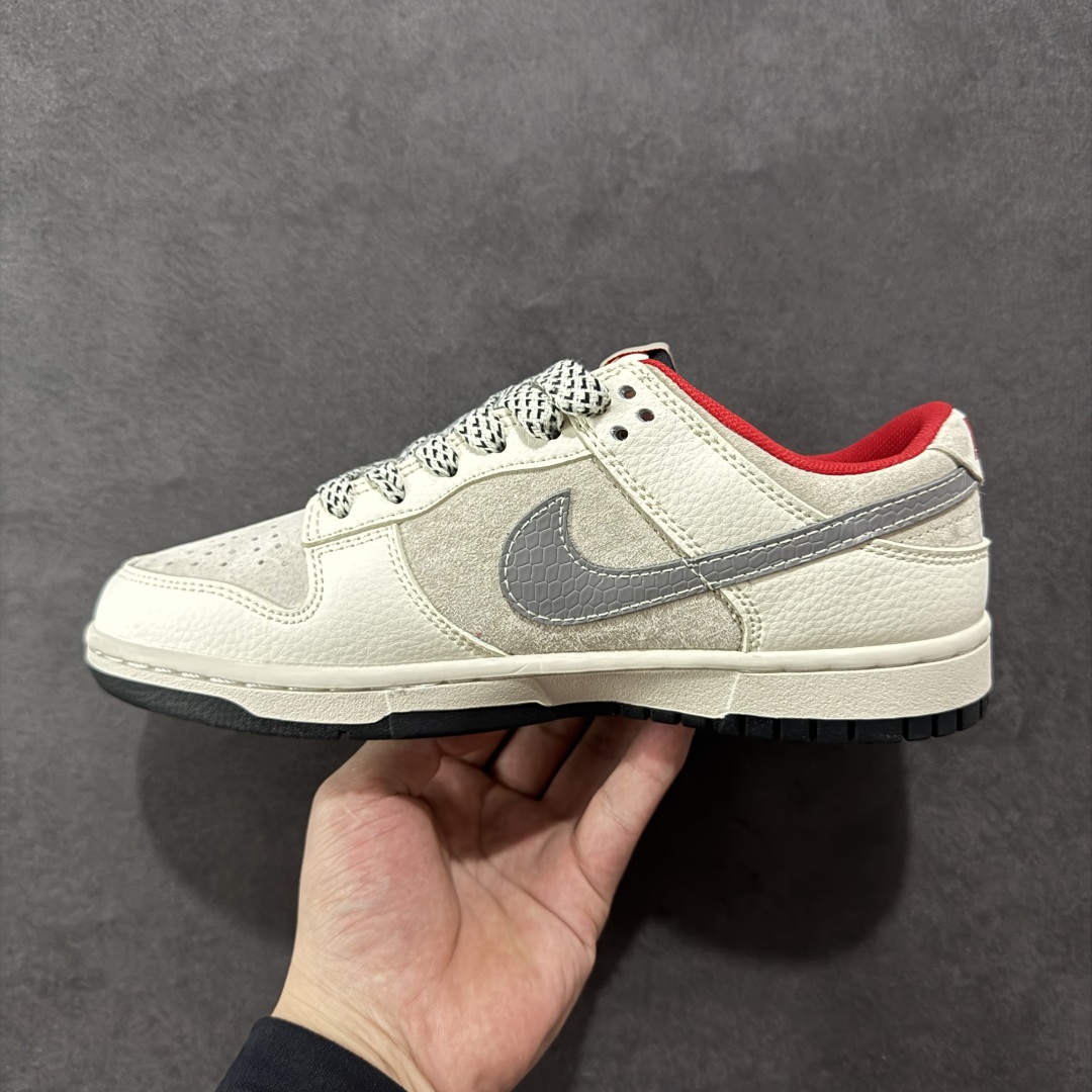 图片[2]-【定制版】NK Dunk Low Retro 蛇年限定 “DIY高端定制” 低帮休闲运动板鞋 原装头层材料 用料绝不含糊 独家版型蒸餾加工帶來的是更好的视觉和脚感体验 清洁度 电绣工艺 皮料切割干净无任何毛边 细节完美 货号：XX9931-031 尺码：36 36.5 37.5 38 38.5 39 40 40.5 41 42 42.5 43 44 45-选品中心