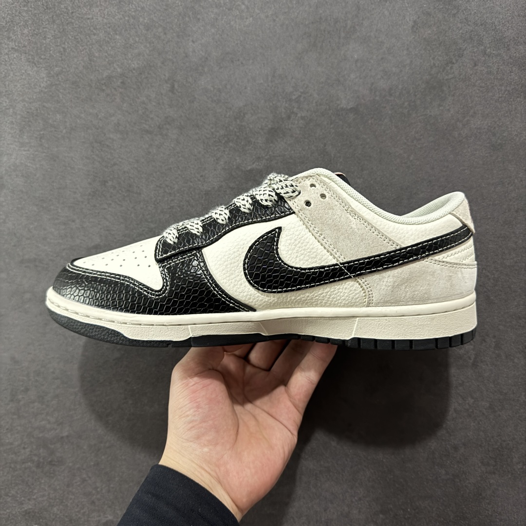 图片[2]-【定制版】NK Dunk Low Retro 蛇年限定 “DIY高端定制” 低帮休闲运动板鞋 原装头层材料 用料绝不含糊 独家版型蒸餾加工帶來的是更好的视觉和脚感体验 清洁度 电绣工艺 皮料切割干净无任何毛边 细节完美 货号：XX9929-029 尺码：36 36.5 37.5 38 38.5 39 40 40.5 41 42 42.5 43 44 45-选品中心