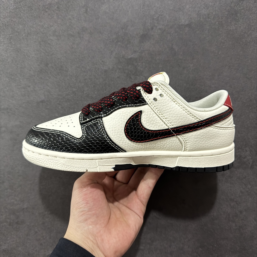 图片[2]-【定制版】NIKE SB Dunk Low x Supreme 联名 低帮休闲运动板鞋 原装头层材料 独家版型蒸餾加工 帶來的是更好的视觉和脚感体验 大厂纯原品质出货 清洁度 电绣工艺 皮料切割干净无任何毛边 细节完美 货号：XX9935 -035 尺码： 36 36.5 37.5 38 38.5 39 40 40.5 41 42 42.5 43 44 44.5 45-选品中心