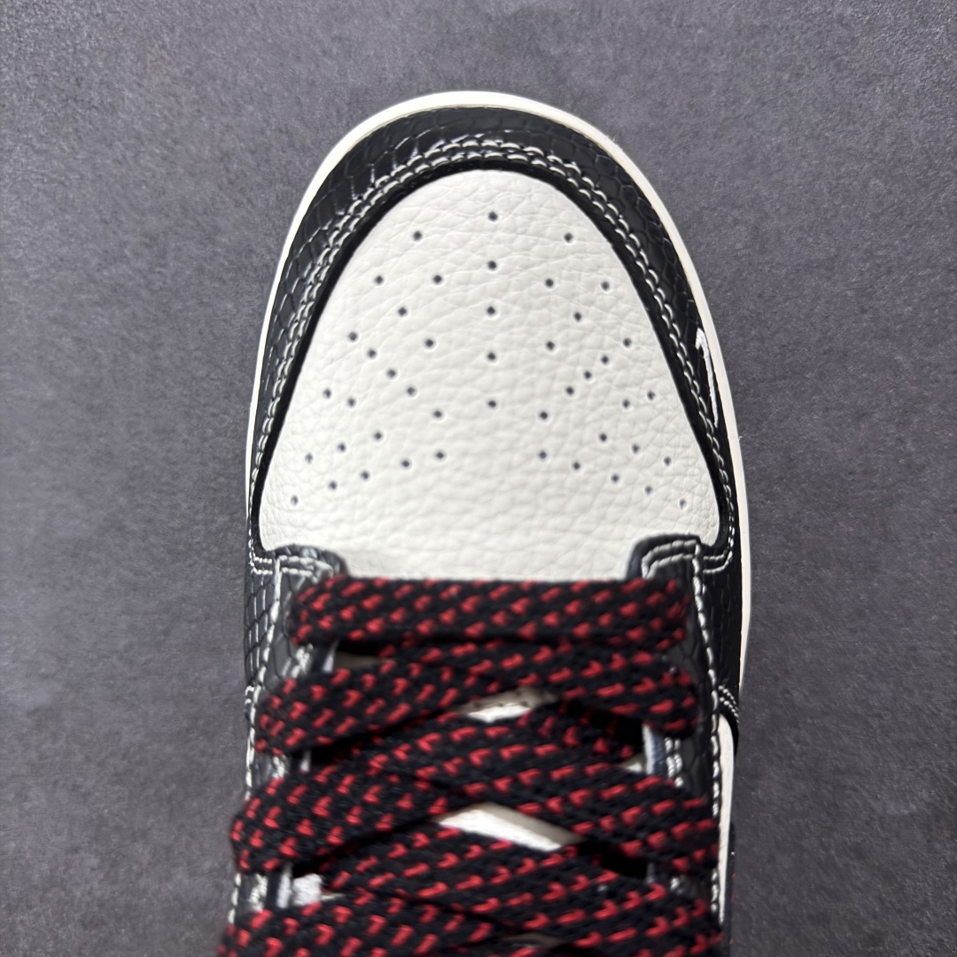 图片[8]-【定制版】NIKE SB Dunk Low x Supreme 联名 低帮休闲运动板鞋 原装头层材料 独家版型蒸餾加工 帶來的是更好的视觉和脚感体验 大厂纯原品质出货 清洁度 电绣工艺 皮料切割干净无任何毛边 细节完美 货号：XX9935 -035 尺码： 36 36.5 37.5 38 38.5 39 40 40.5 41 42 42.5 43 44 44.5 45-选品中心