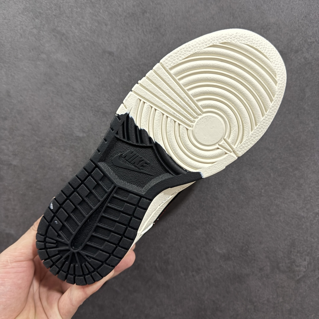 图片[9]-【定制版】NIKE SB Dunk Low x Supreme 联名 低帮休闲运动板鞋 原装头层材料 独家版型蒸餾加工 帶來的是更好的视觉和脚感体验 大厂纯原品质出货 清洁度 电绣工艺 皮料切割干净无任何毛边 细节完美 货号：XX9935 -035 尺码： 36 36.5 37.5 38 38.5 39 40 40.5 41 42 42.5 43 44 44.5 45-选品中心