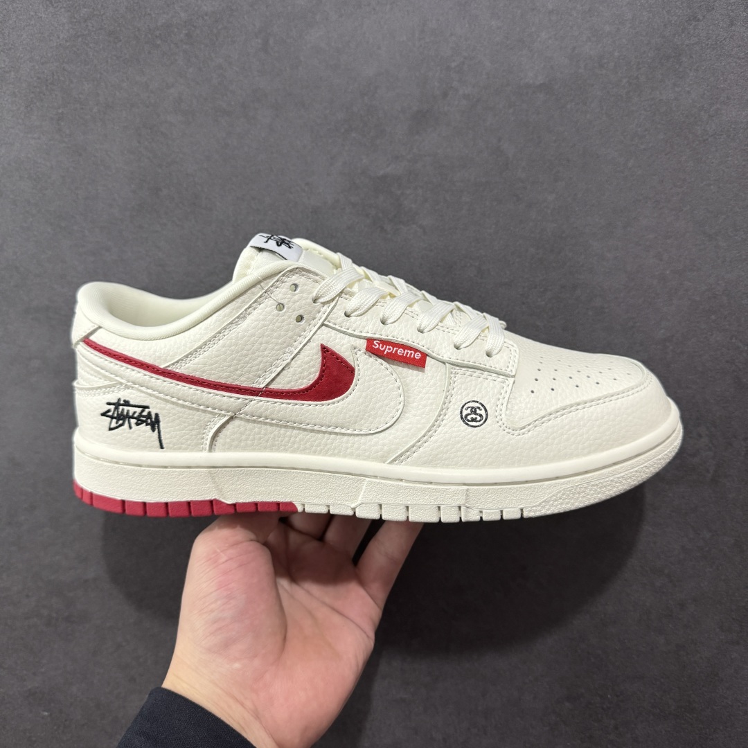 【定制版】Nike SB Dunk Low 联名 白红双勾 周年高端定制 低帮休闲板鞋 LW1818-119  #定制鞋盒 大厂纯原品质出货 超高清洁度 皮料切割干净无任何毛边 细节完美   尺码:36 36.5 37.5 38 38.5 39 40 40.5 41 42 42.5 43 44 44.5 45-选品中心