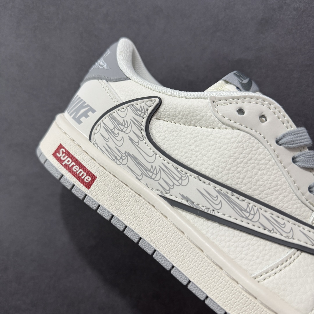 图片[6]-【定制版】Travis Scott x Fragment Design x Air Jordan 1 Low OG SP AJ1 乔1 多重灰勾 低帮文化休闲板鞋 XS7089-598  #多方联名合作融合了Travis Scott 独特的音乐风格，藤原浩个性的设计风格以及Jordan品牌的经典元素 使其成为一双具有独特身份和价值的鞋子 清新而立体的外观加上联名标识更突出了其独特身份 这种配色方案显示出活力和时尚感 在视觉上引人注目 鞋身的质感和细腻的细节处理使其显得高端而格调十足 这款“倒钩”联名是设计与创意完美结合 融合多方的个性风格是一款备受瞩目的潮流鞋款  尺码：36 36.5 37.5 38 38.5 39 40 40.5 41 42 42.5 43 44 44.5 45-选品中心