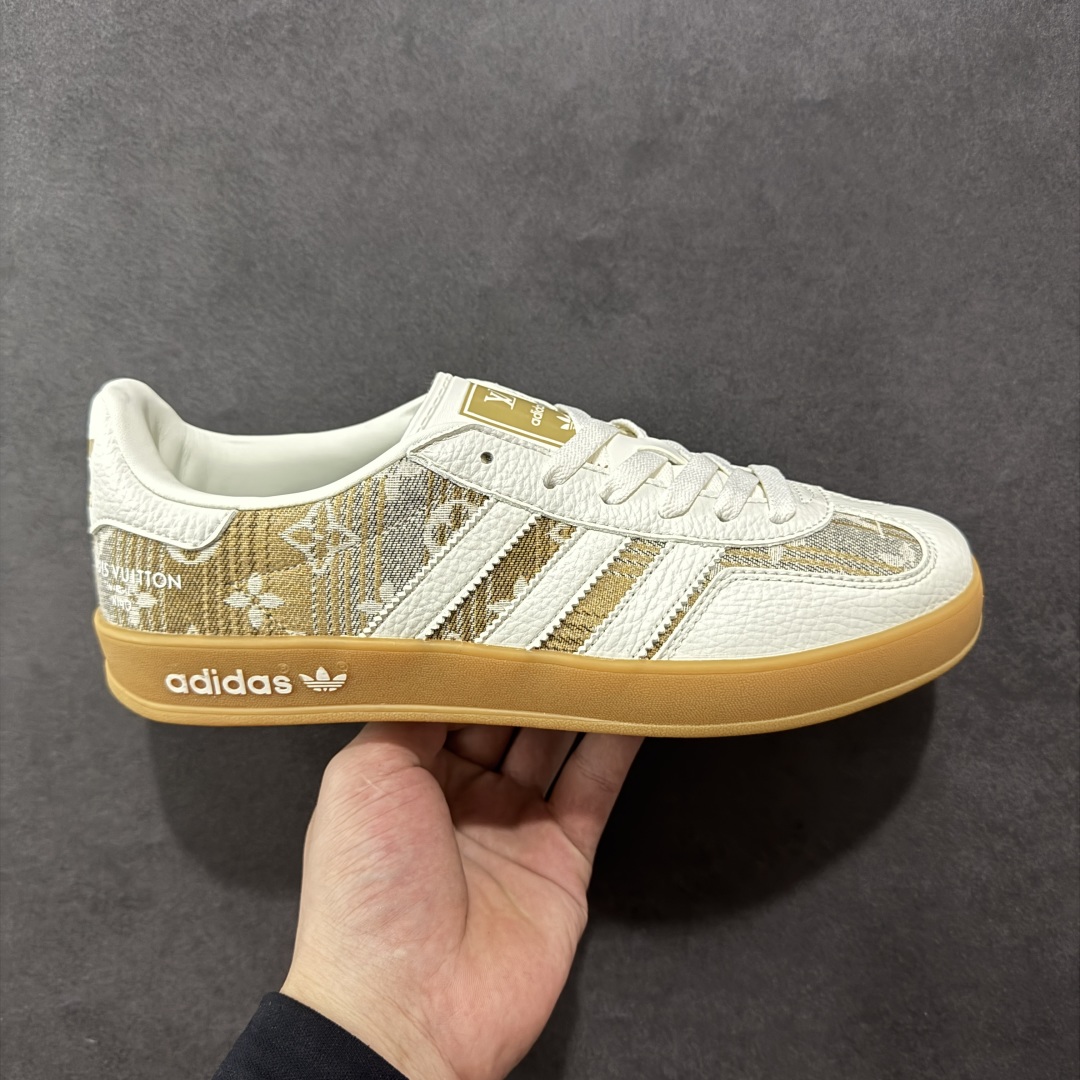 【定制版】Adidas Originals Samba OG ‘DIY’桑巴舞系列GUCCI联名 夏季时尚百搭低帮休闲运动休闲鞋 LOGO搭配,夏季清凉搭配 舒适软头皮材料 独家版型蒸餾加工帶來的是更好的视觉和脚感体验 清洁度 电绣工艺 皮料切割干净无任何毛边 细节完美 货号:SC9207-729 尺码:36 36.5 37 38 38.5 39 40 40.5 41 42 42.5 43 44 45-选品中心