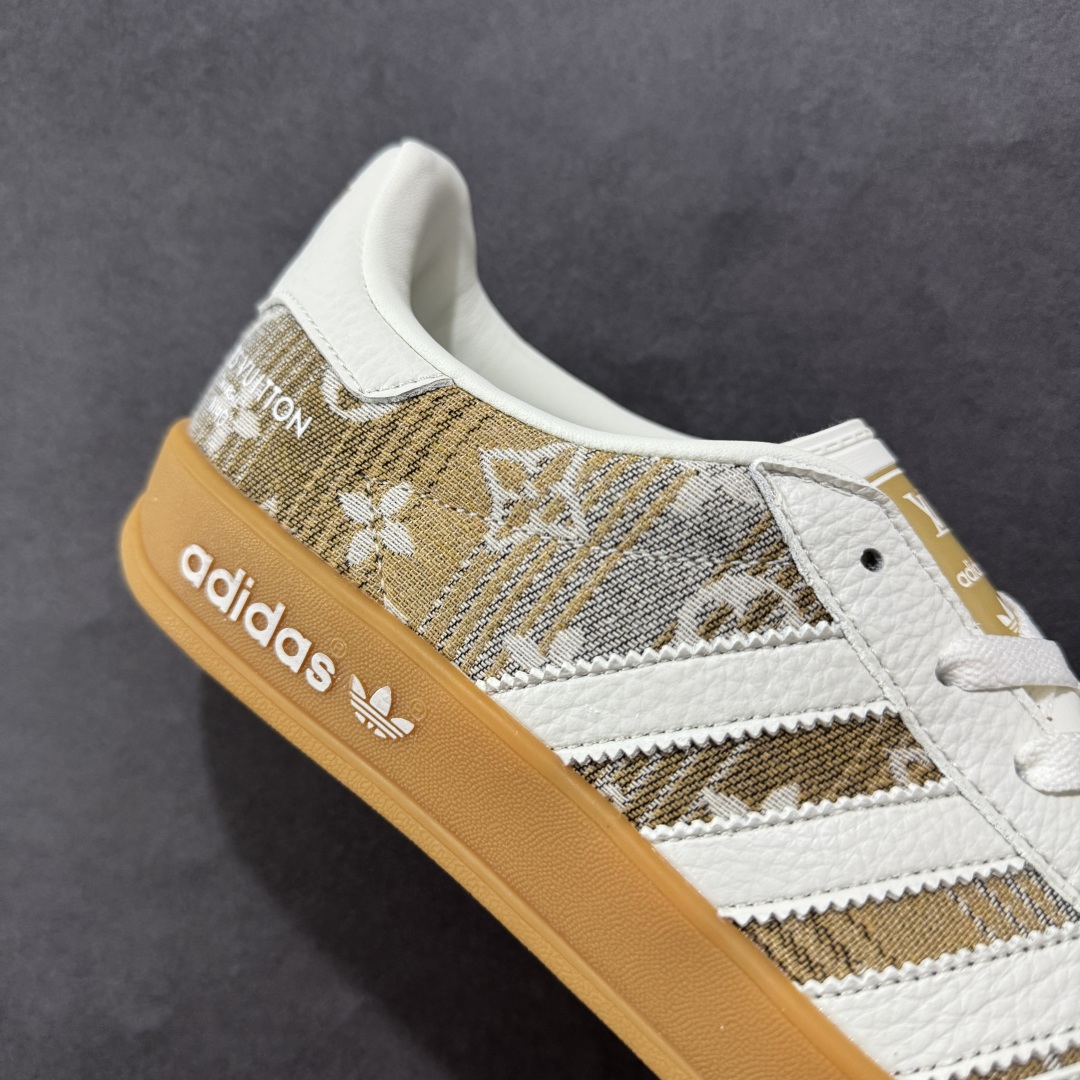 图片[6]-【定制版】Adidas Originals Samba OG ‘DIY’桑巴舞系列GUCCI联名 夏季时尚百搭低帮休闲运动休闲鞋 LOGO搭配，夏季清凉搭配 舒适软头皮材料 独家版型蒸餾加工帶來的是更好的视觉和脚感体验 清洁度 电绣工艺 皮料切割干净无任何毛边 细节完美 货号：SC9207-729 尺码：36 36.5 37 38 38.5 39 40 40.5 41 42 42.5 43 44 45-选品中心