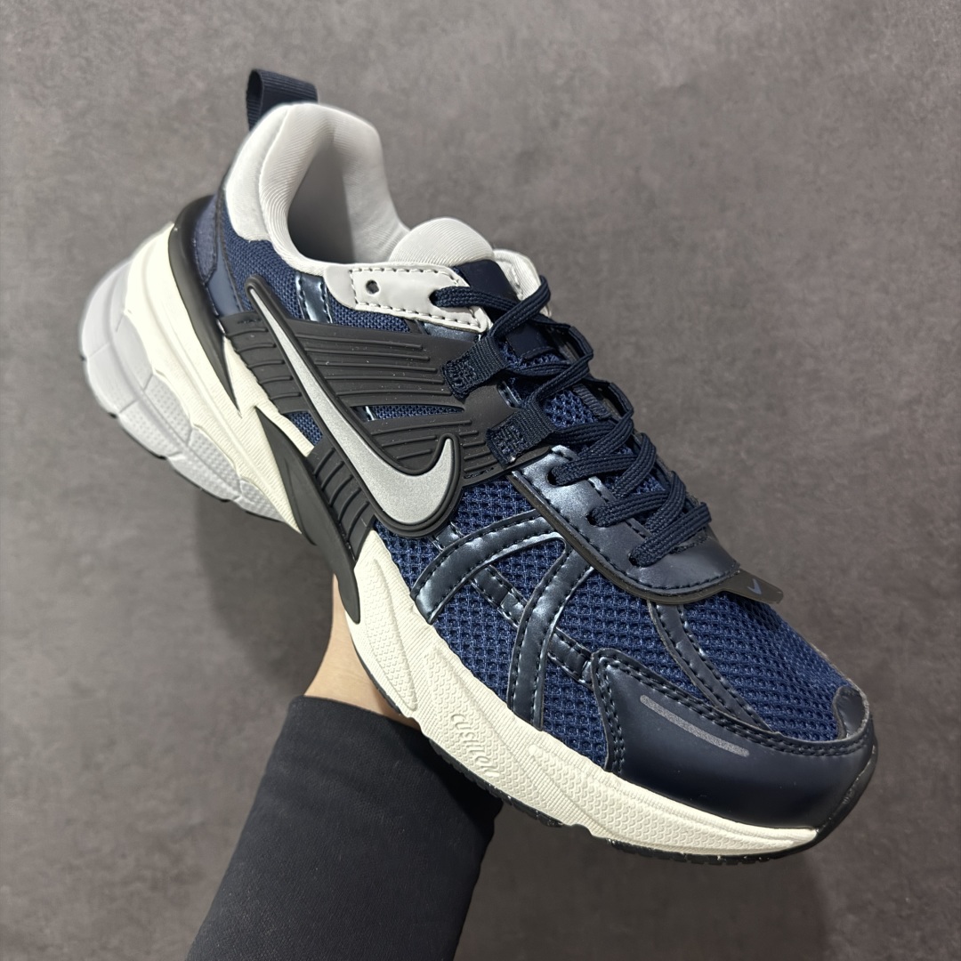 图片[3]-【公司级】NK V2k Runtekk 复古老爹鞋跑步鞋 HJ4497-400 材质上使用大面积网眼 皮革 TPU 组成 支撑和透气性肯定不错 中底处由 Cushlon 泡绵打造 保证在压马路时可以提供优秀脚感 并通过一手做旧氧化效果突出复古感 中底造型很容易让大家联想到巴黎世家3XL 增高效果同样不能忽视 尺码：36-45含半码-选品中心