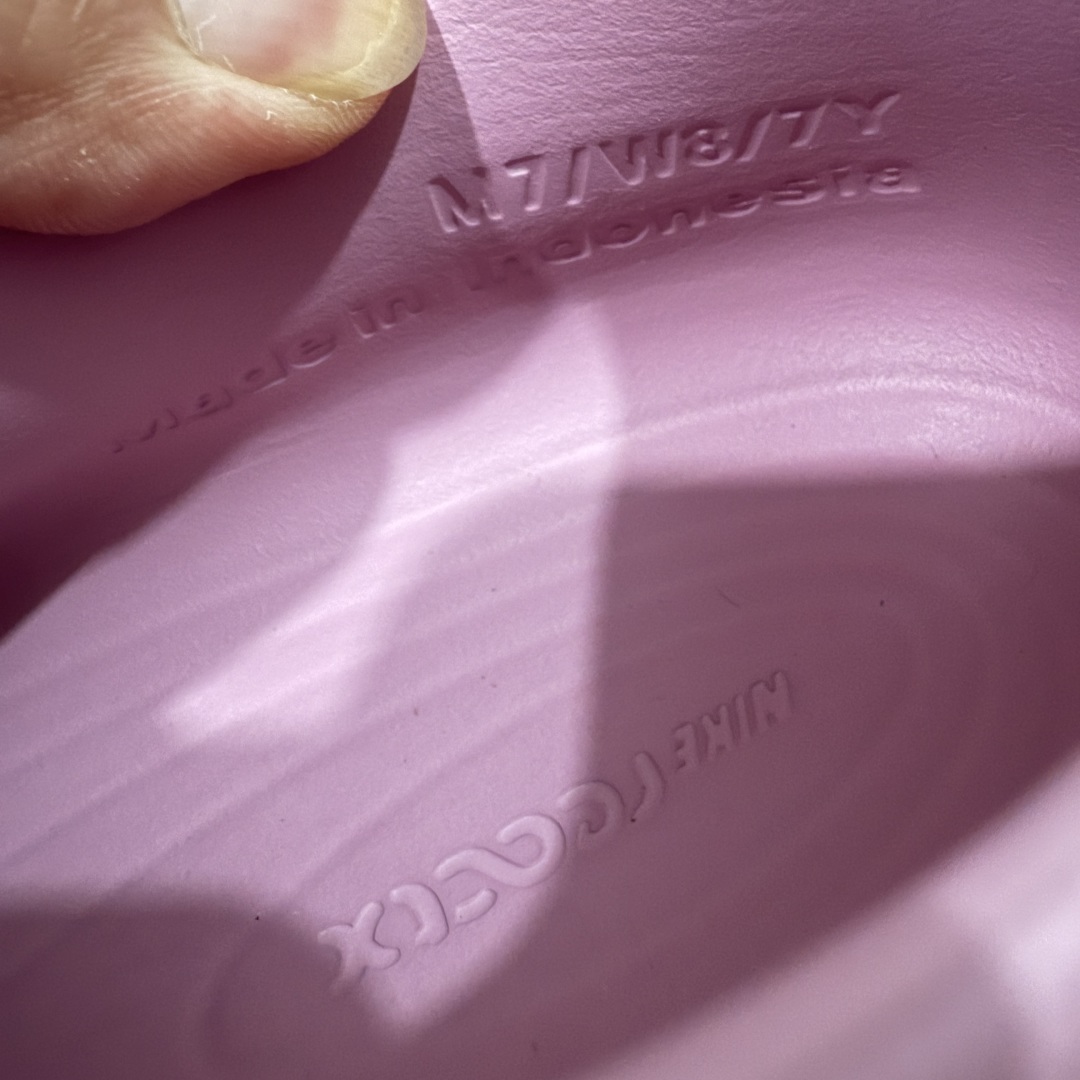 图片[5]-【LW版本】Nike Reactx Rejuven 8 耐克新款夏季沙滩凉鞋拖鞋洞洞鞋 HV5060-600 市场最高版本 没有之一 品质细节远远超越市面版本 欢迎对比 脚感材料都是原版同步 比市场货好太多 正确组合底 超高清洁度 完美版型 区别市面通货 采用质感柔软且出众回弹的 ReactX泡绵，发泡组合大底 脚感十分舒适，缔造非凡舒适的日常穿着体验，助你保持活力。  尺码：36-49.5 建议选大半码到一码-选品中心